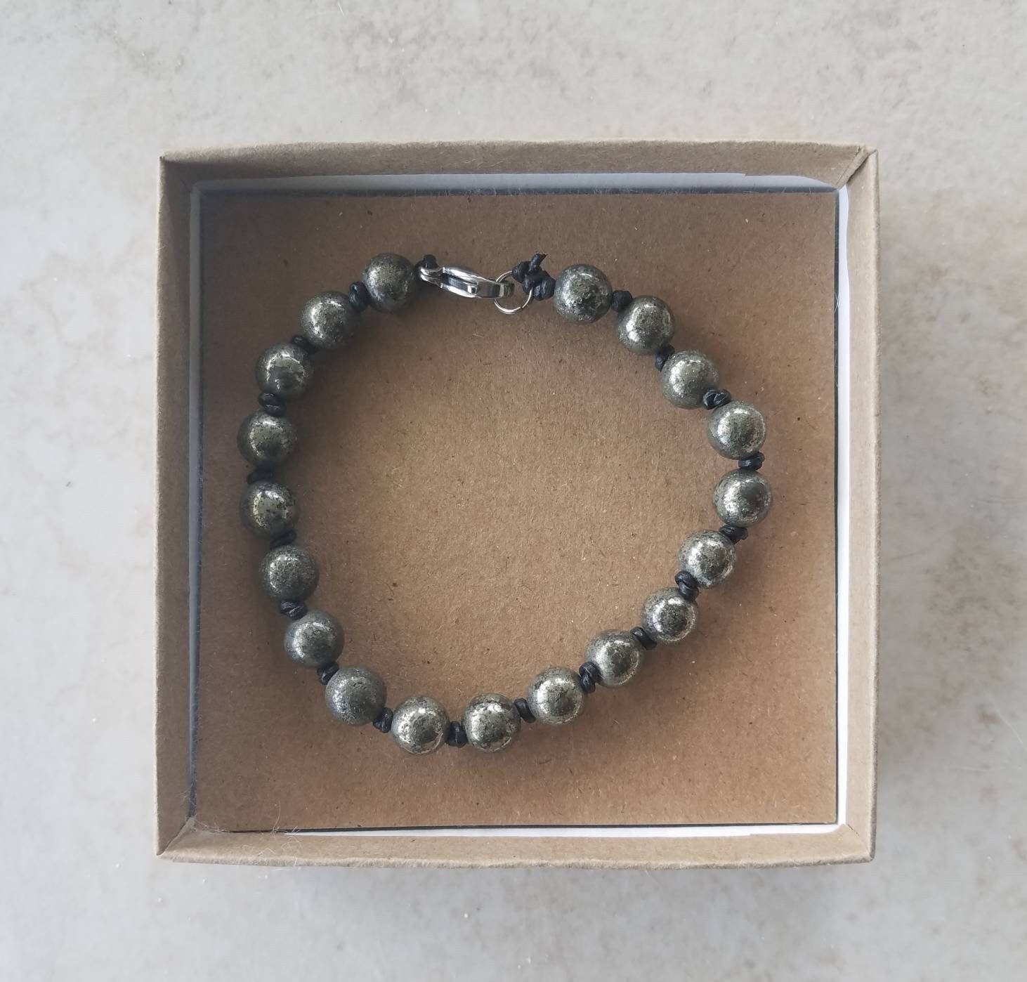 https://i.etsystatic.com/18412911/r/il/dec686/3793639932/il_fullxfull.3793639932_aylm.jpg