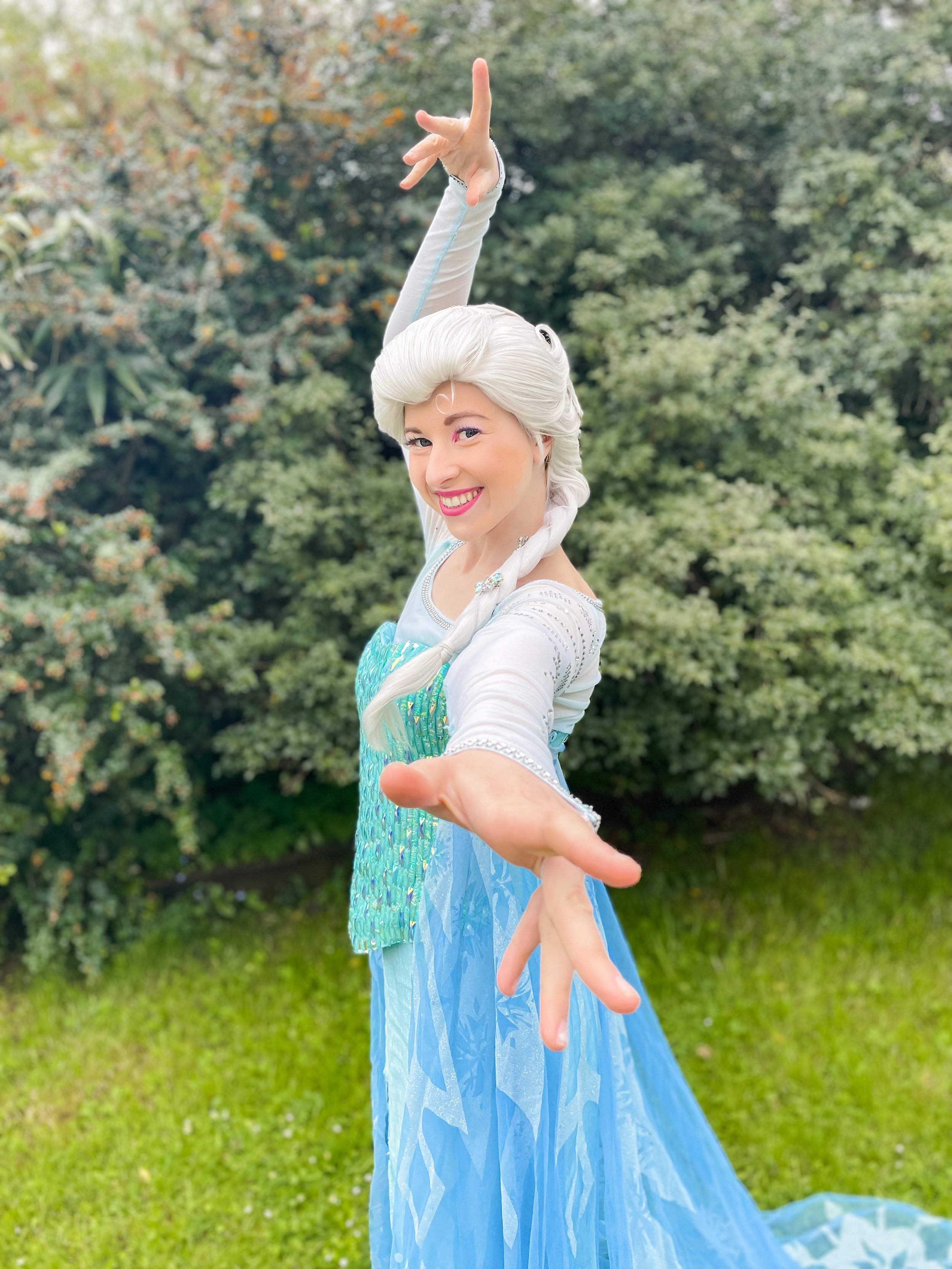 Elsa frozen princess party entertainment.JPG
