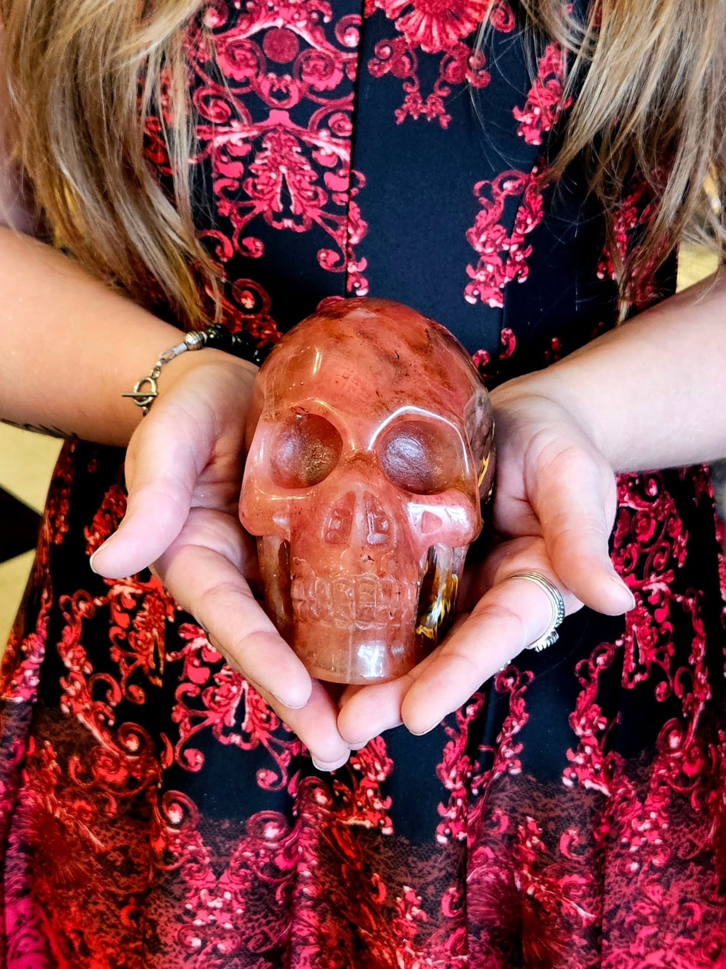 UNDEAD HALLOWEEKEND IS DONE! 💀

A very Twilight-themed weekend it was. 

Also, a reminder that crystal skulls are 20% OFF this month!!
.
.
.
.
.
#aquarian #theaquarian #aquarianbookshop #richmond #rva #richmondva #halloweekend #twilight #titsoak #th