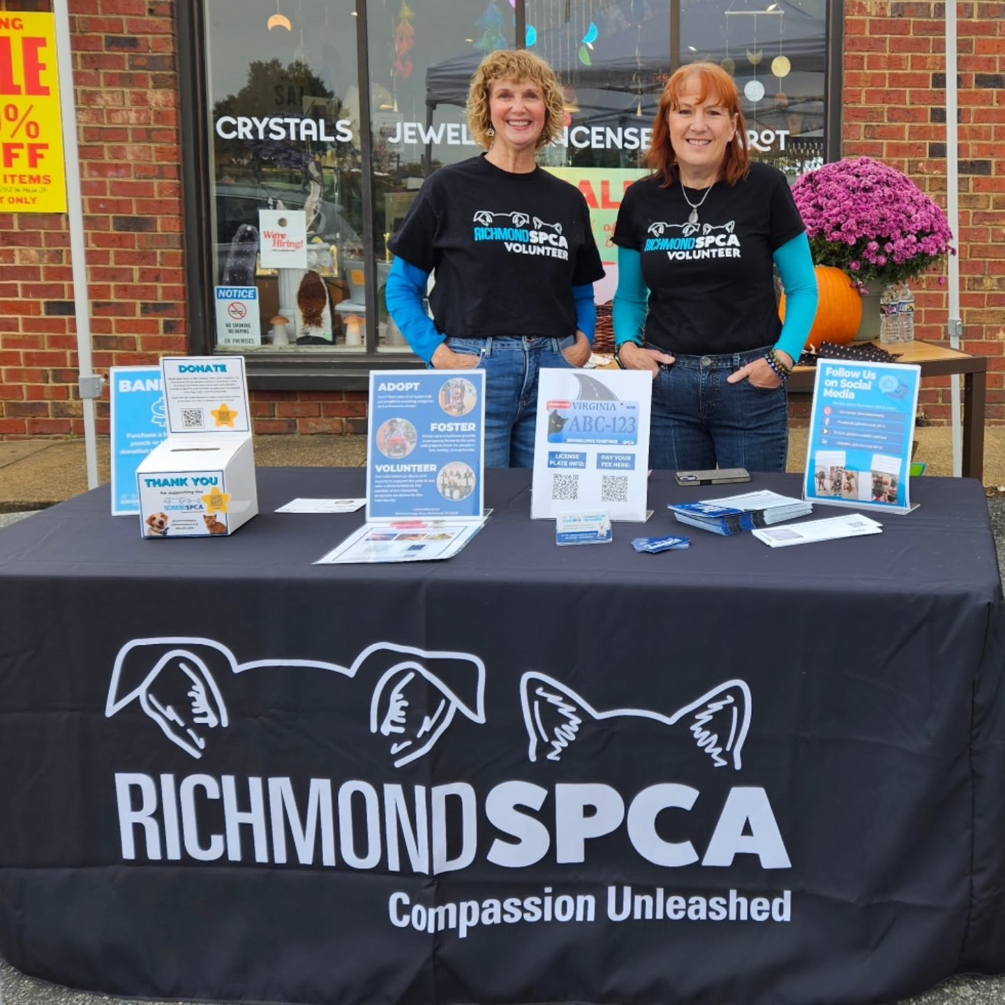 What a turn out!!
Our Fall Psychic Festival had an amazing turn out thanks to our community. The Sanderson Sisters found the perfect home, the pup the Richmond SPCA brought with them to be adopted was adopted looong before the day was over, and on t