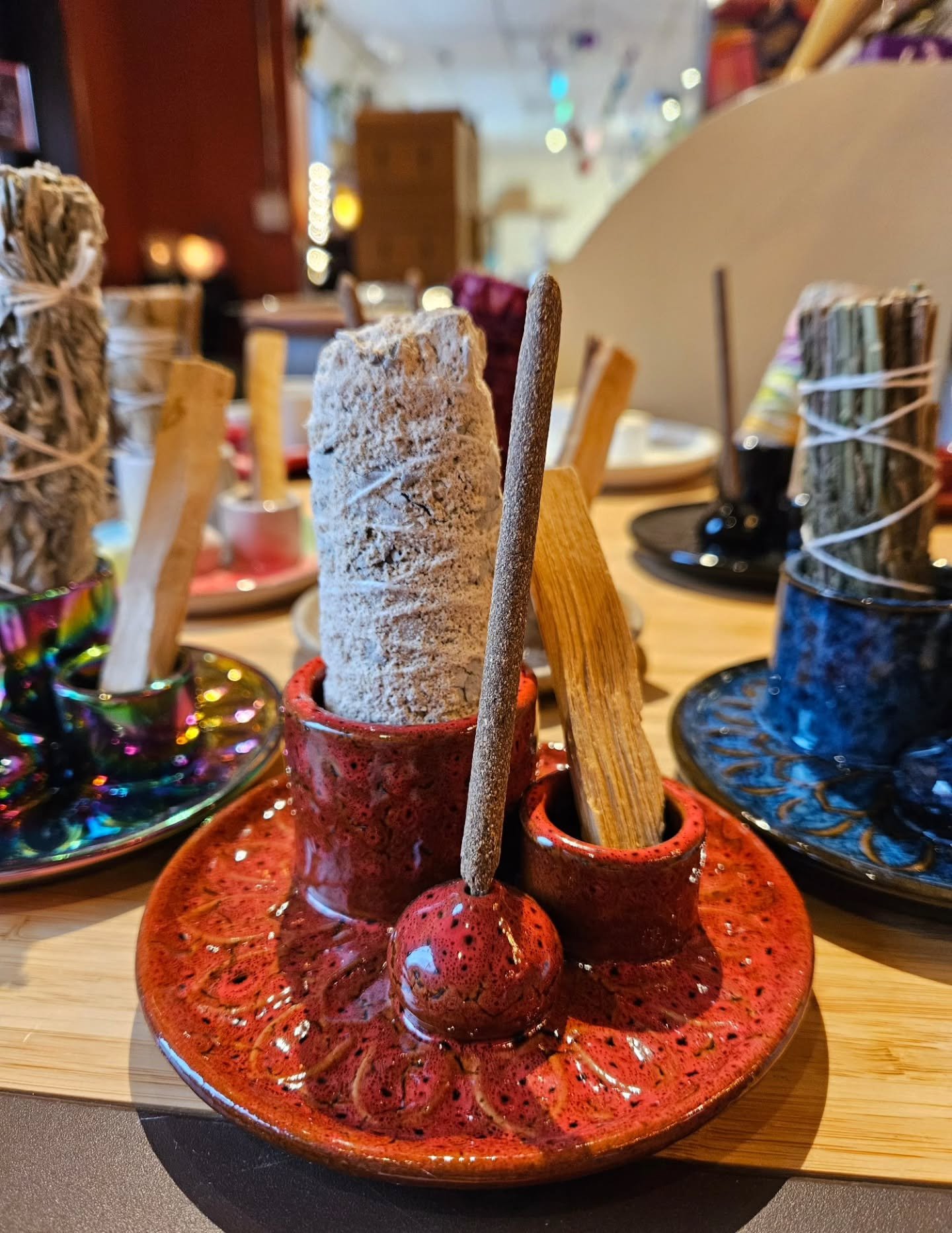 Triple Burner restock with several new colors and patterns! 😍

Find one that matches your esthetic perfectly while providing an unmatched convenience. Your smoke bundles, palo santo, incense sticks and cones will all fit perfectly within the 3 compa