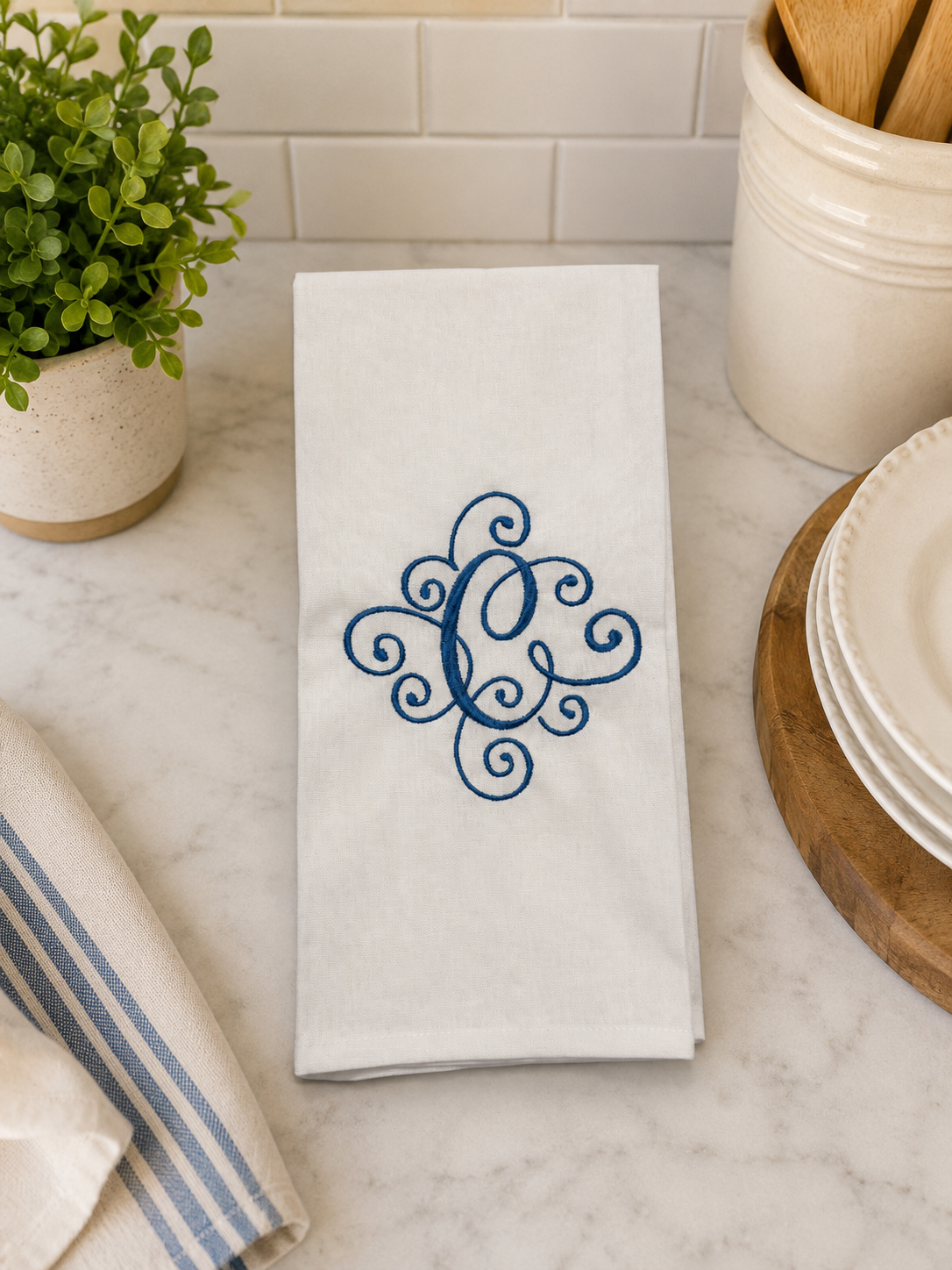 Swirl Monogram Towel .png
