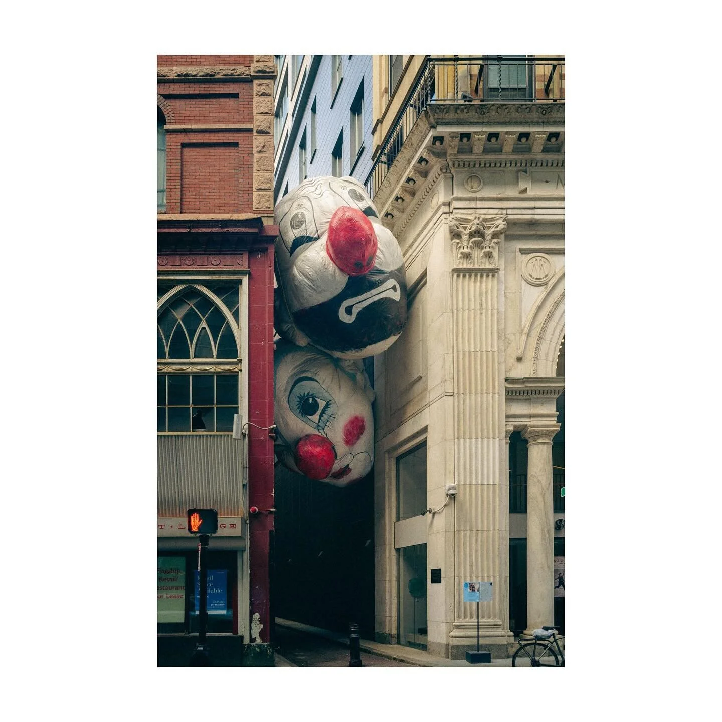 Come and go
Titled &ldquo;Endgame (Nagg &amp; Nell)&rdquo;

#Boston #downtown #street #winteractive #inflatable #clownheads #ricohgr #grphotography #nikon #zf #nikonphotography #중마론 #ig_boston