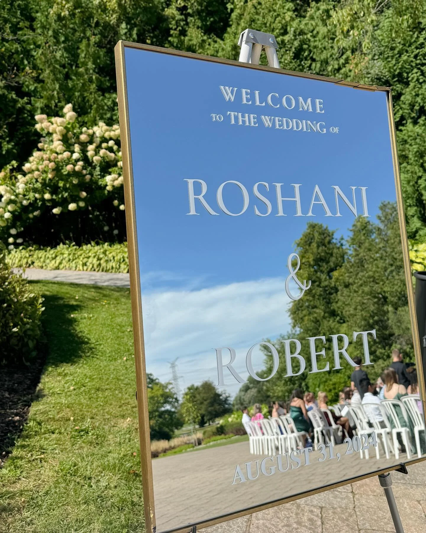 When your welcome sign doubles as the perfect accessory for a mirror selfie! 

#weddingdecor #modernbride #weddingceremony #weddingsignage #2024bride #torontoweddingplanner