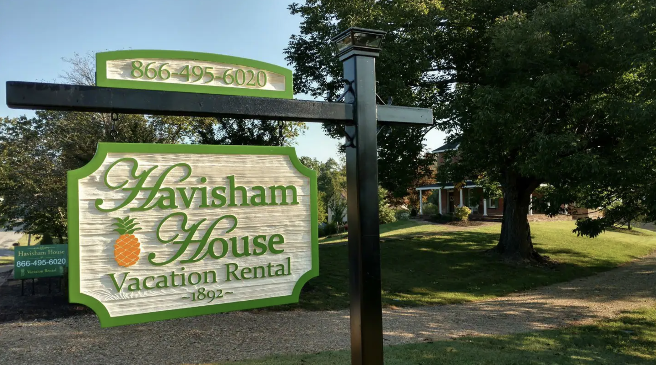 havisham-house-carriage-house-overnight-rental19.png