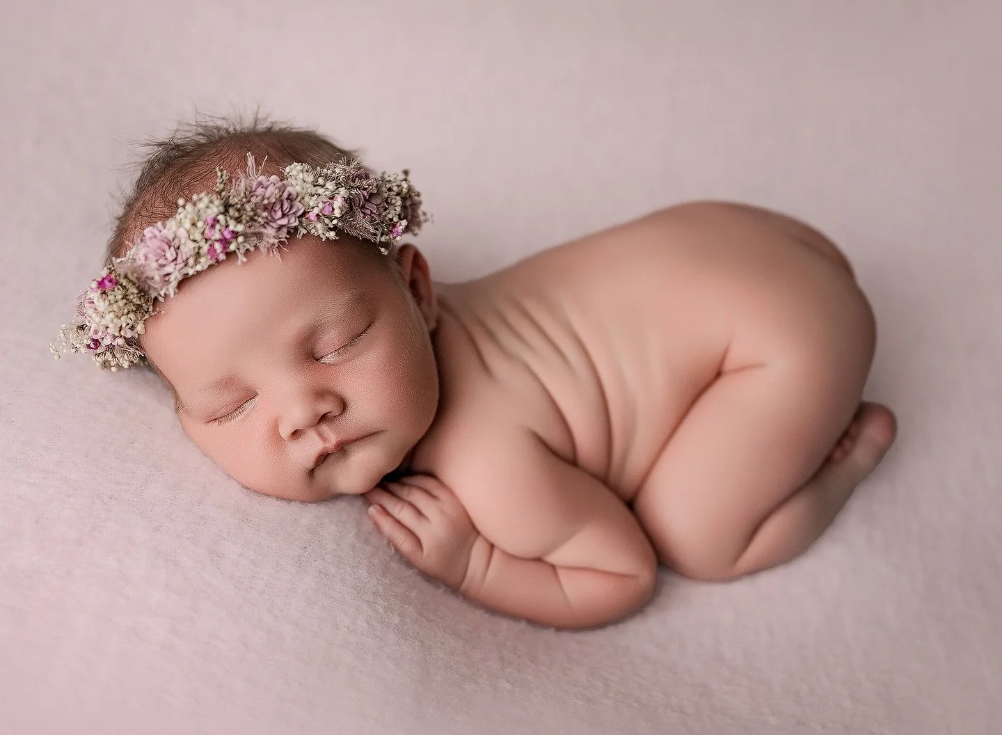 🌸 Primrose Ava Jayne 🌸 
Born on the 18th of December at 11:42am. 
I had the pleasure of being in the Midwife Group Practice and had the most amazing labour. I got induced at 40+6 due to my previous births complications, we didn&rsquo;t want her get