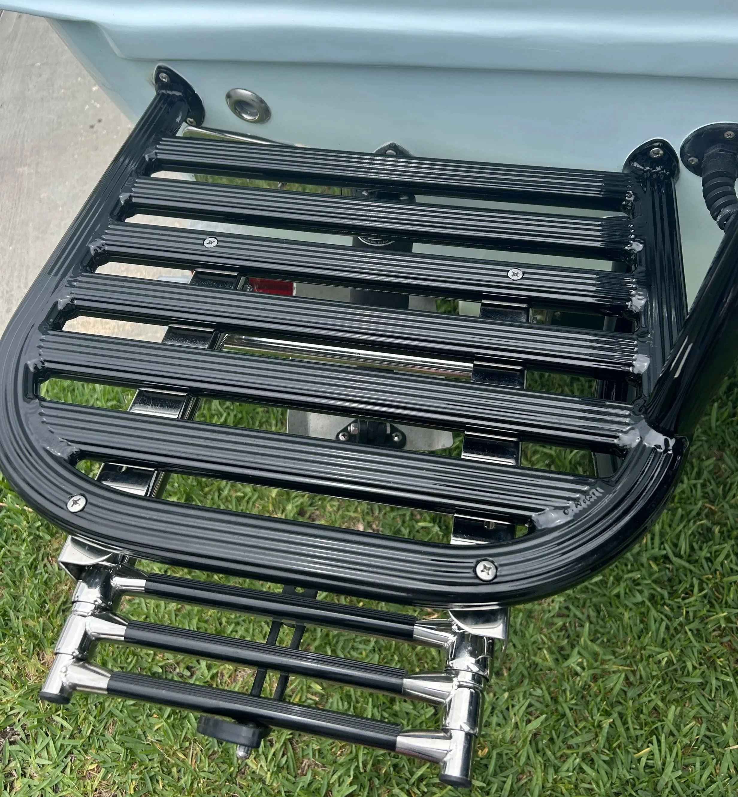 Boat ladder for scalloping