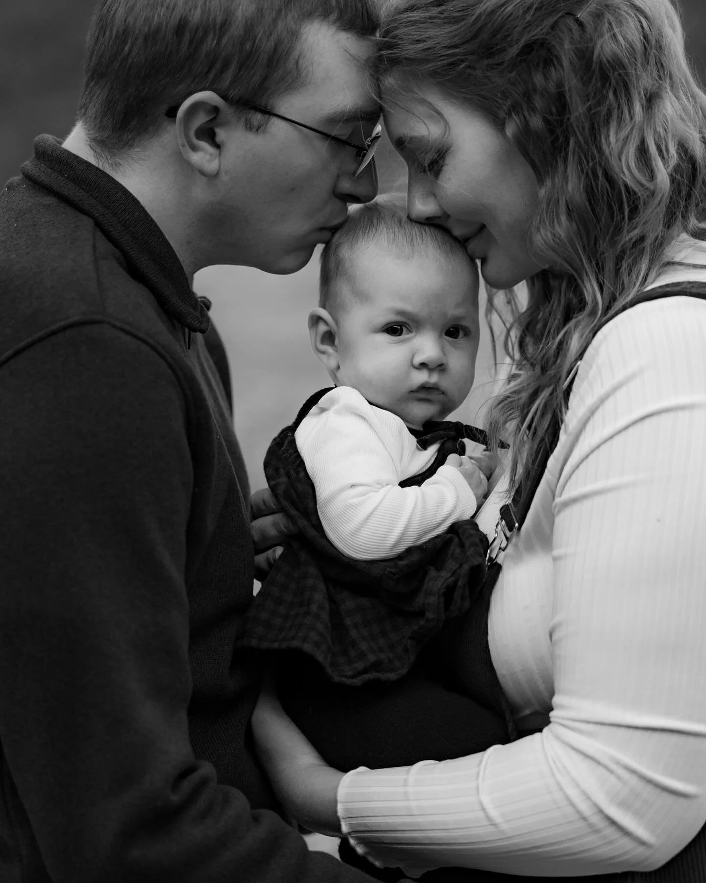 It was a rainy day but that didn&rsquo;t stop the Wright&rsquo;s from embracing every moment! Such a pure family and I&rsquo;m so excited to share their minis coming up 🥰
-
-
-
-
-
#threetenstudios #lifestyle #lifestylephotographer #michigan #michig