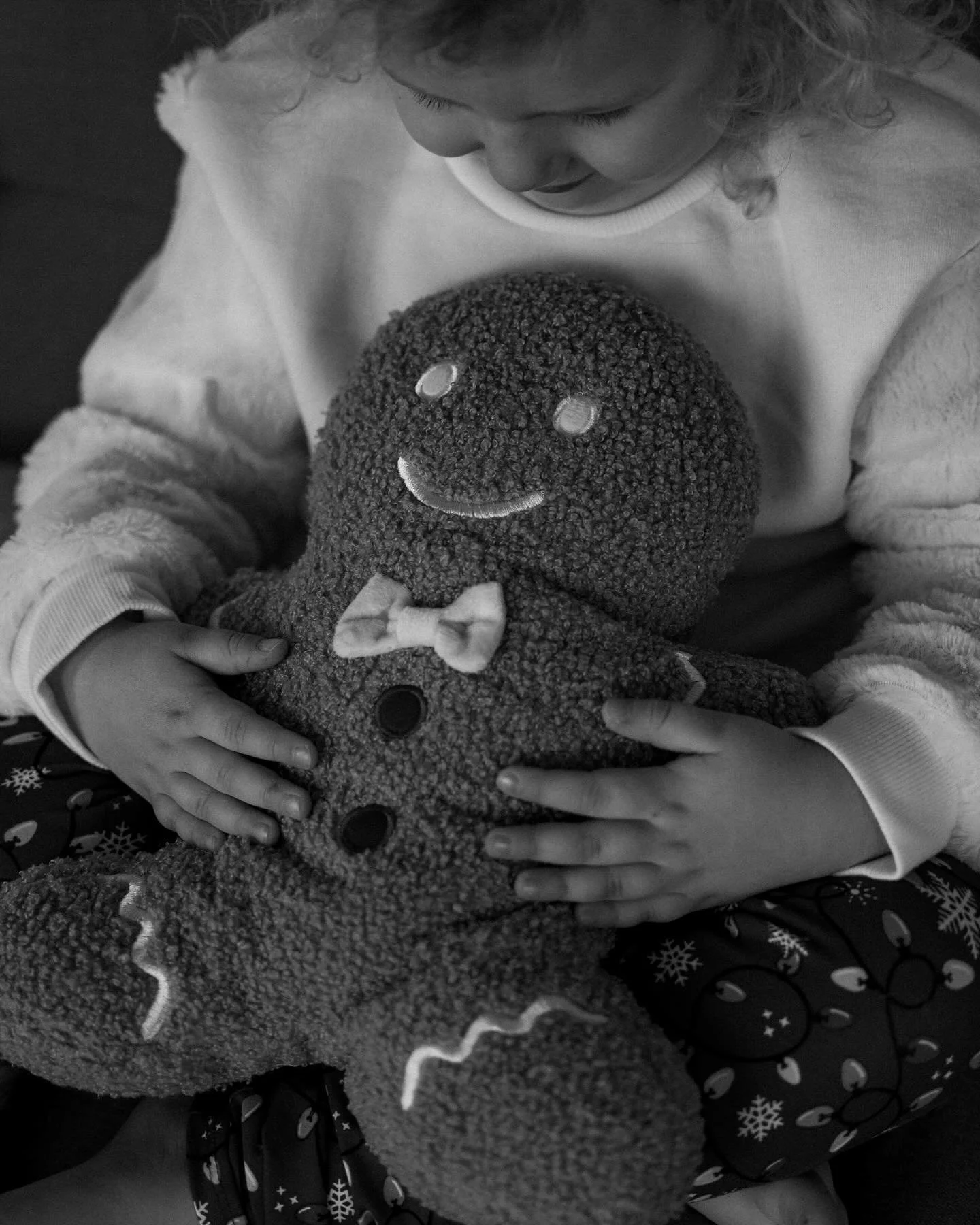 The hat, the kitty Christmas sweater, the SMILE&hellip;. Please, I&rsquo;m dying of cuteness overload. 
-
-
-
-
-
#threetenstudios #christmasminis #kalamazoo #holiday #christmas #studio #photography #michigan #michiganphotographer #love #photooftheda