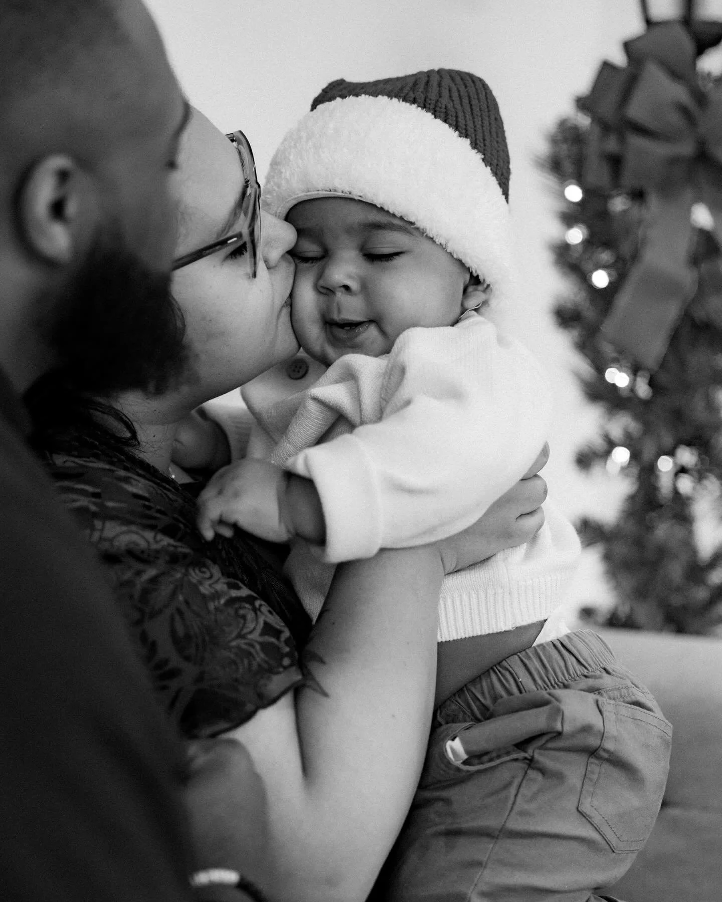 A very happy holidays from Nina, Trey and their adorable bubba
-
-
-
-
-
#threetenstudios #christmas #christmasminis #love #photography #studio #michigan #michiganphotographer #photoshoot #studiophotography #lifestyle #lifestylephotographer