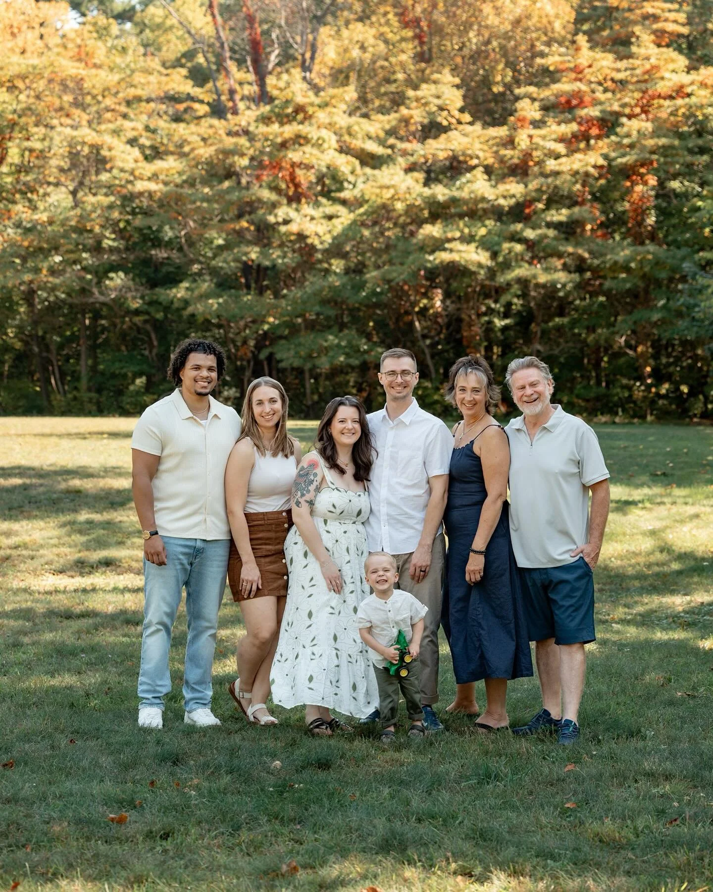A sweet little extended family session to kick off the Fall season! And honestly, my heart can&rsquo;t handle the cuteness. Golden leaves, genuine laughs, and generations of love all in one frame. I&rsquo;m not gushing, you&rsquo;re gushing. 🥰🍁✨
-
