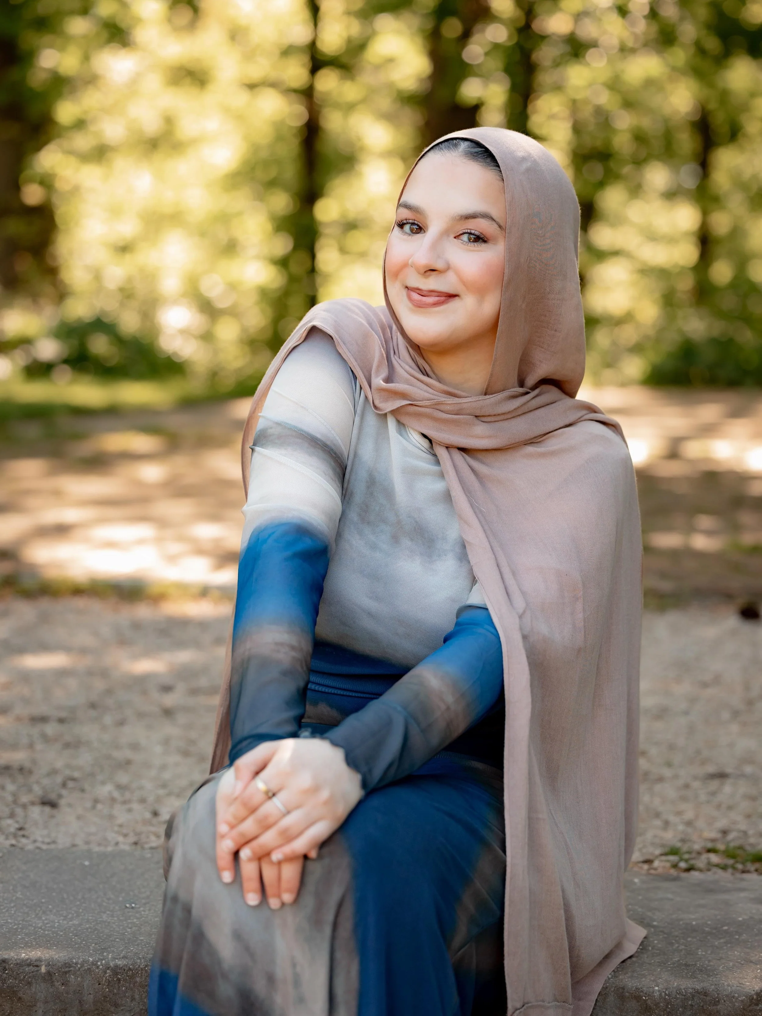 Awad Senior - Sneak Peek
-
Such a beautiful day to photograph an even more beautiful senior! Sanaa, my heart cannot handle the tribute to your grandmother on your cap 🥺 So, so sweet. I know she is watching over you, so proud of your accomplishments!
