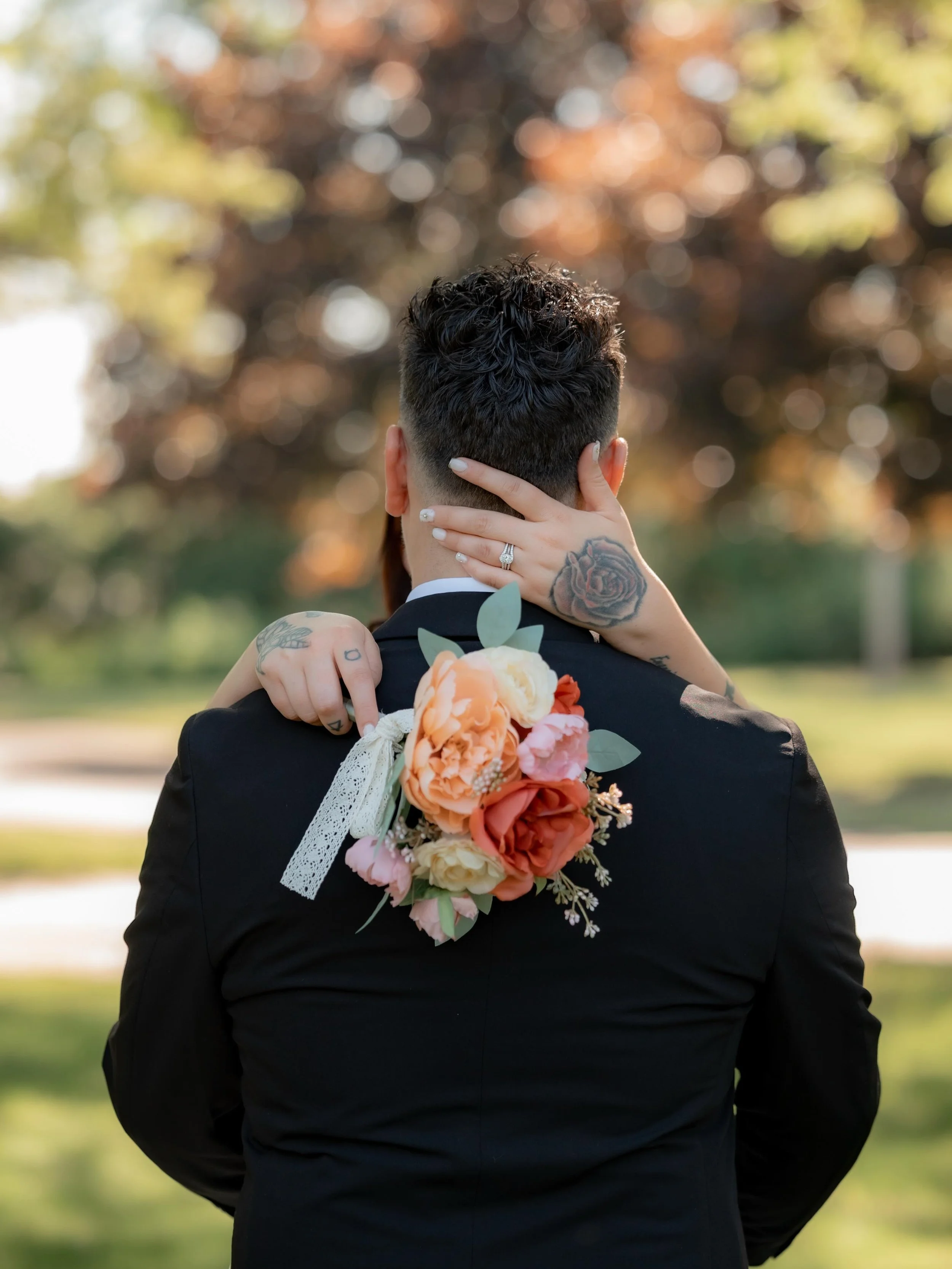 Shelby x Anthony: Sneak Peek
-
A quiet and intimate ceremony celebrated between their loved ones. 🥹🫶 We couldn&rsquo;t have asked for a better day for it! A day filled with love, happy tears, and laughter. 

P.s. girl, those nails 🤌
-
-
#threetens