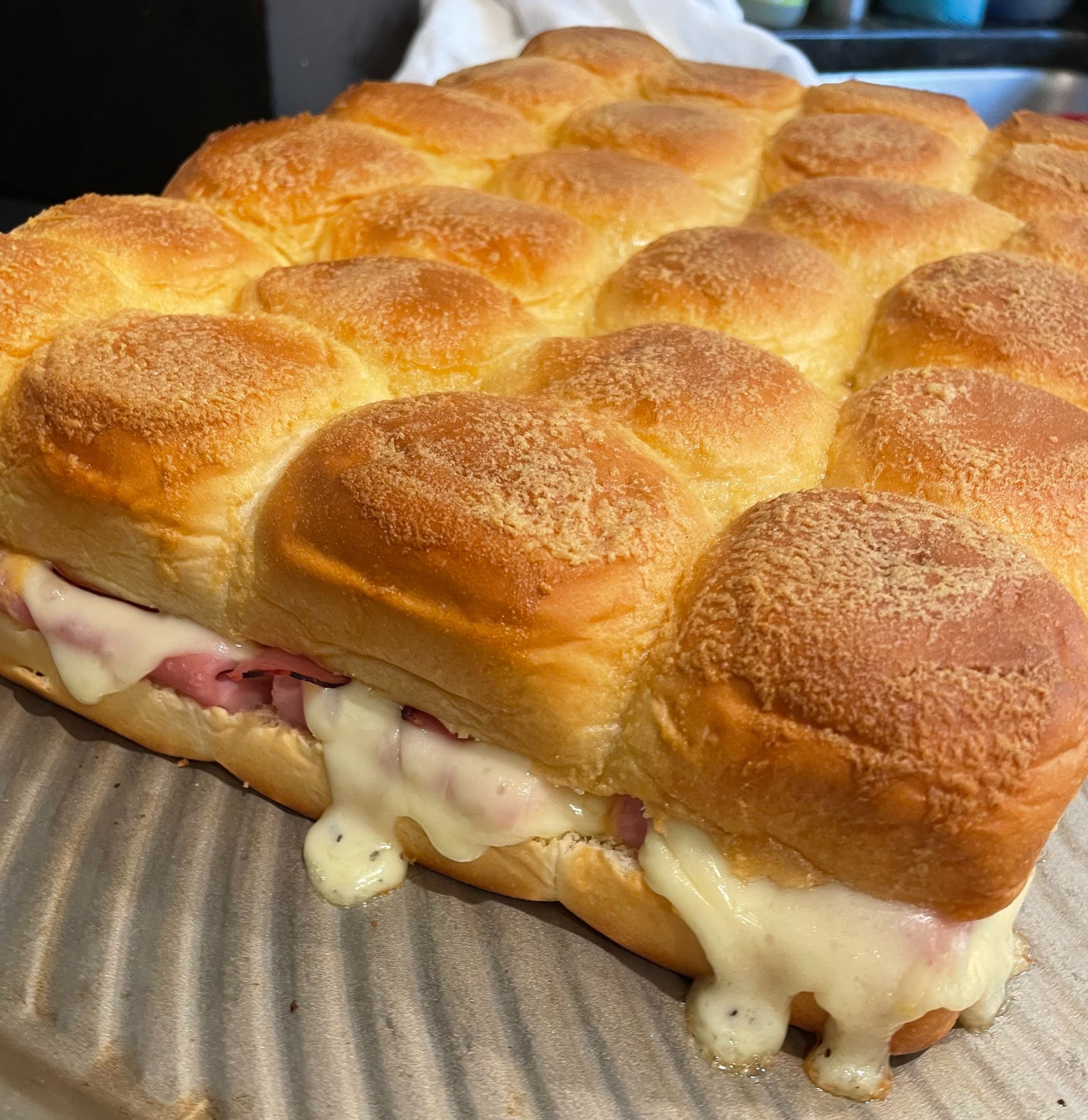 Hawaiian Roll Sheet Pan Sliders