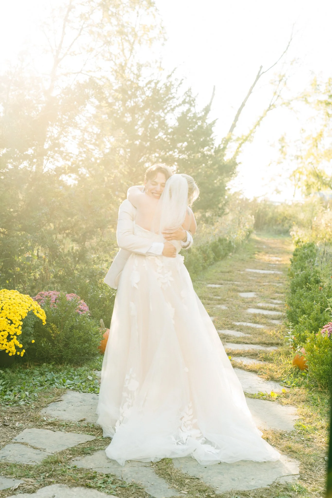 alyssaleicht-kameron-dominic-wedding-iris-aisle-sneak-peek-2025-10-11-02436.jpg