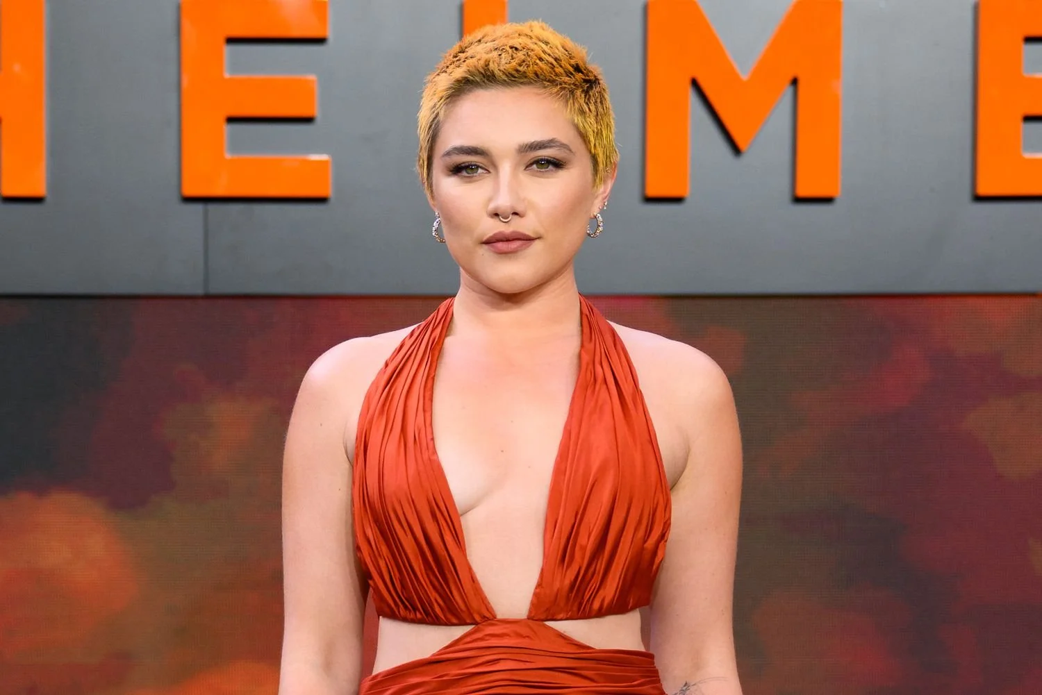 Florence-Pugh-Oppenheimer-071323-tout-cbf00829ff2e4ada98946fdae757e1f0.jpg