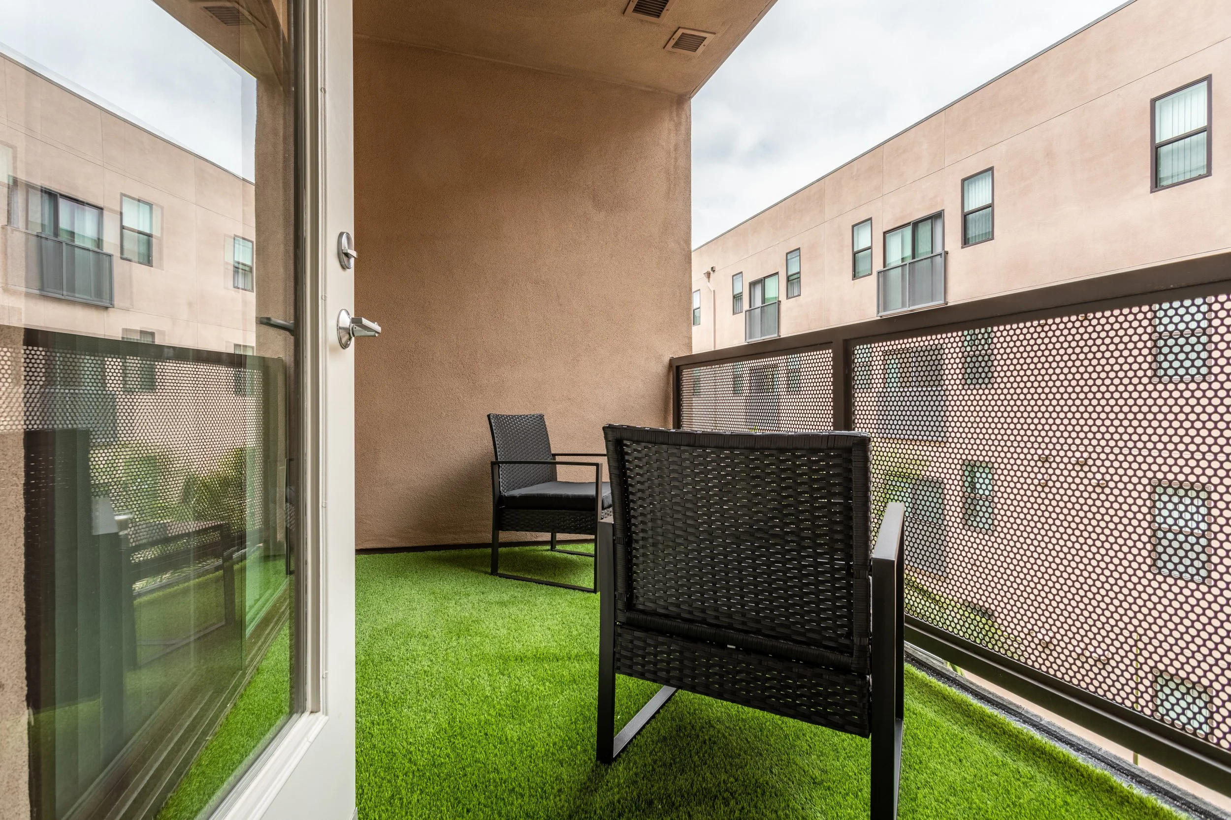 1515 Wilshire Blvd. #524-14.jpg