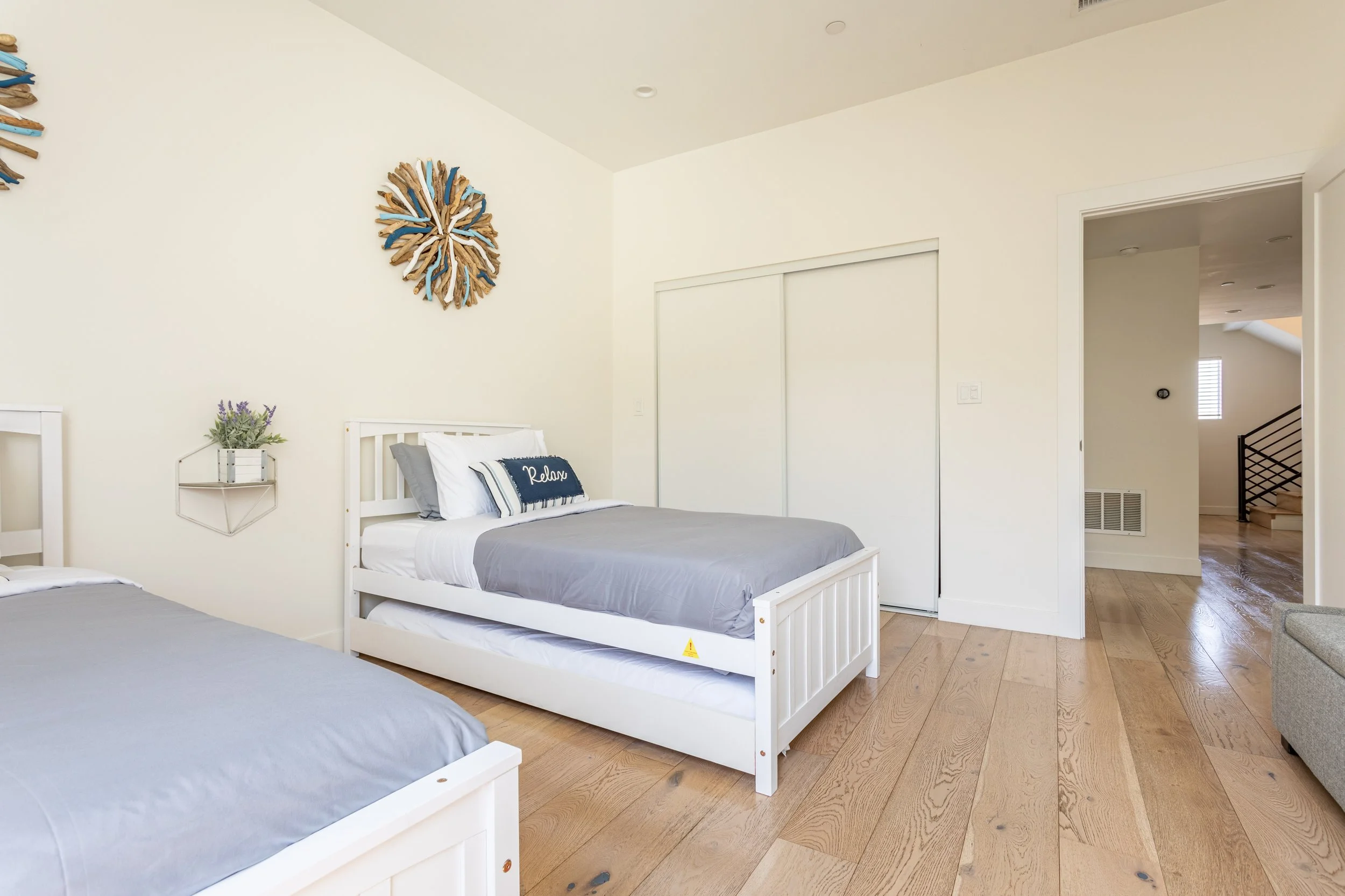 756 N Wilton Pl-19.jpg