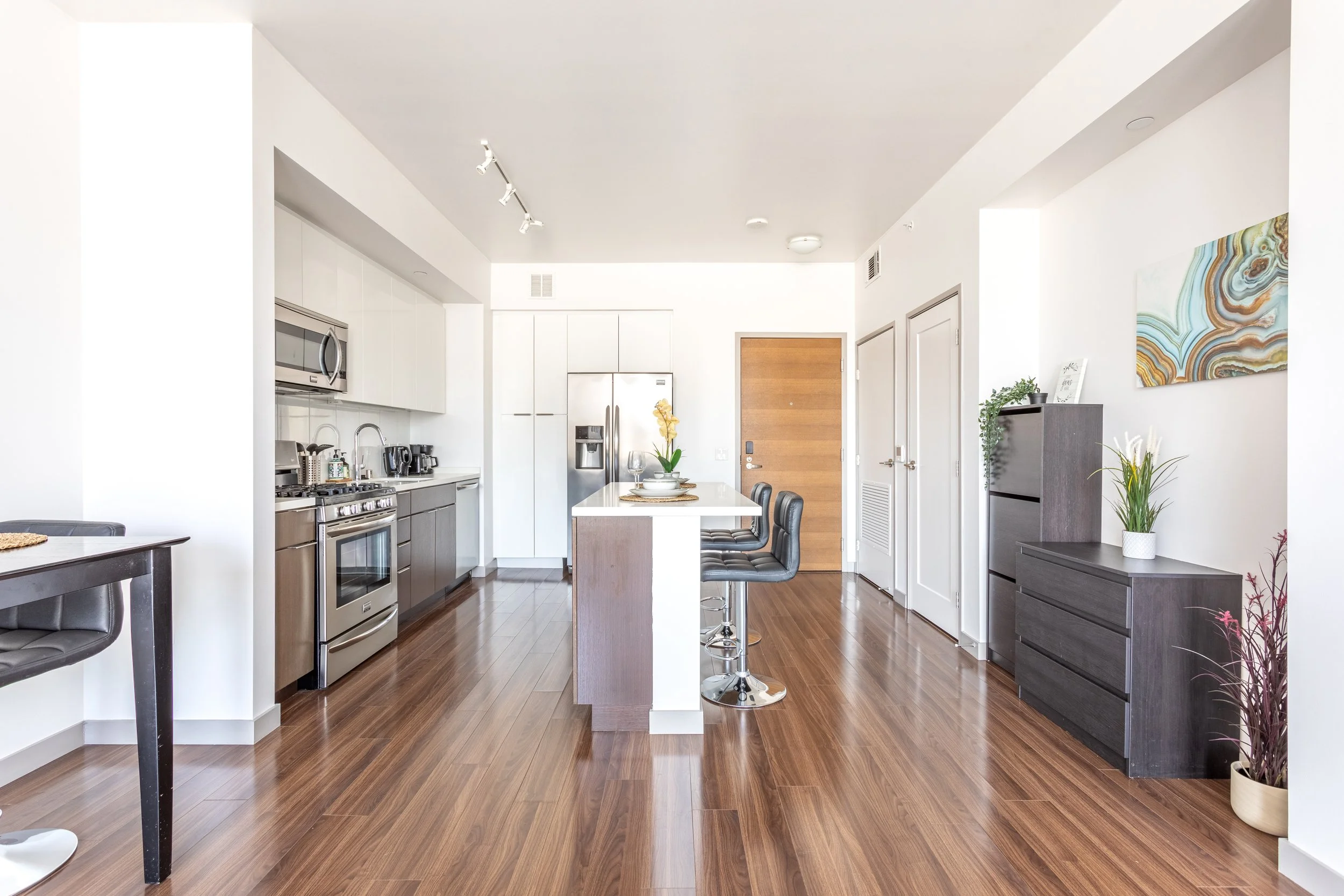 3033 Wilshire Blvd-3.jpg
