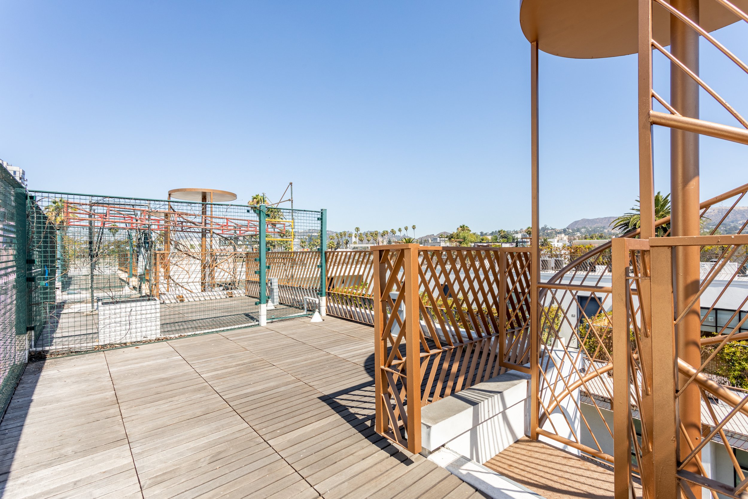 5800 Harold Way-21.jpg