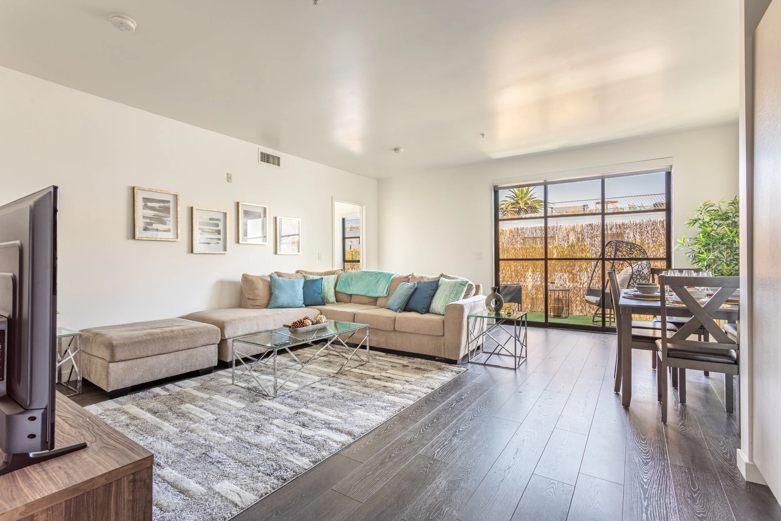 5800 Harold Way-2.jpg