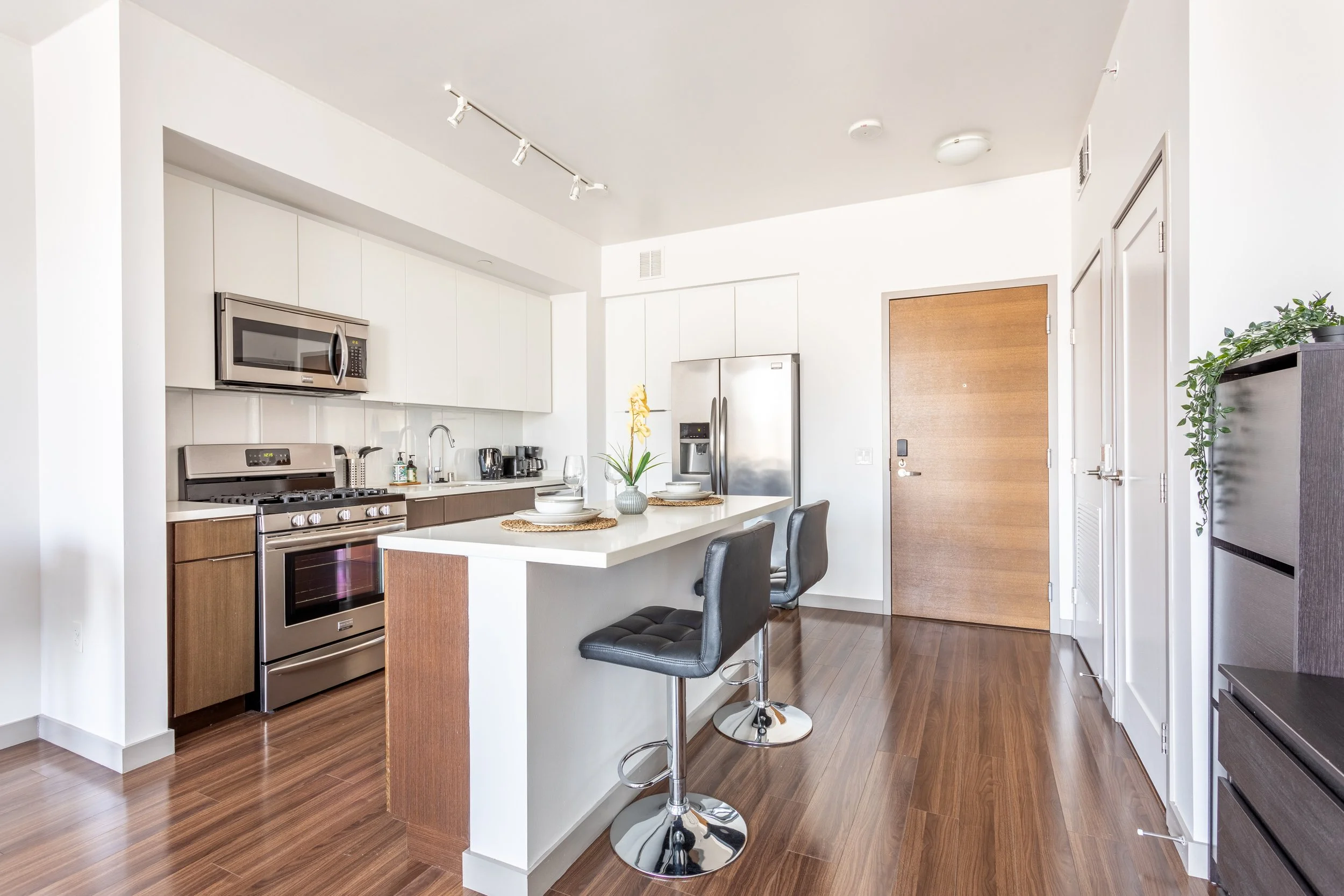 3033 Wilshire Blvd-4.jpg