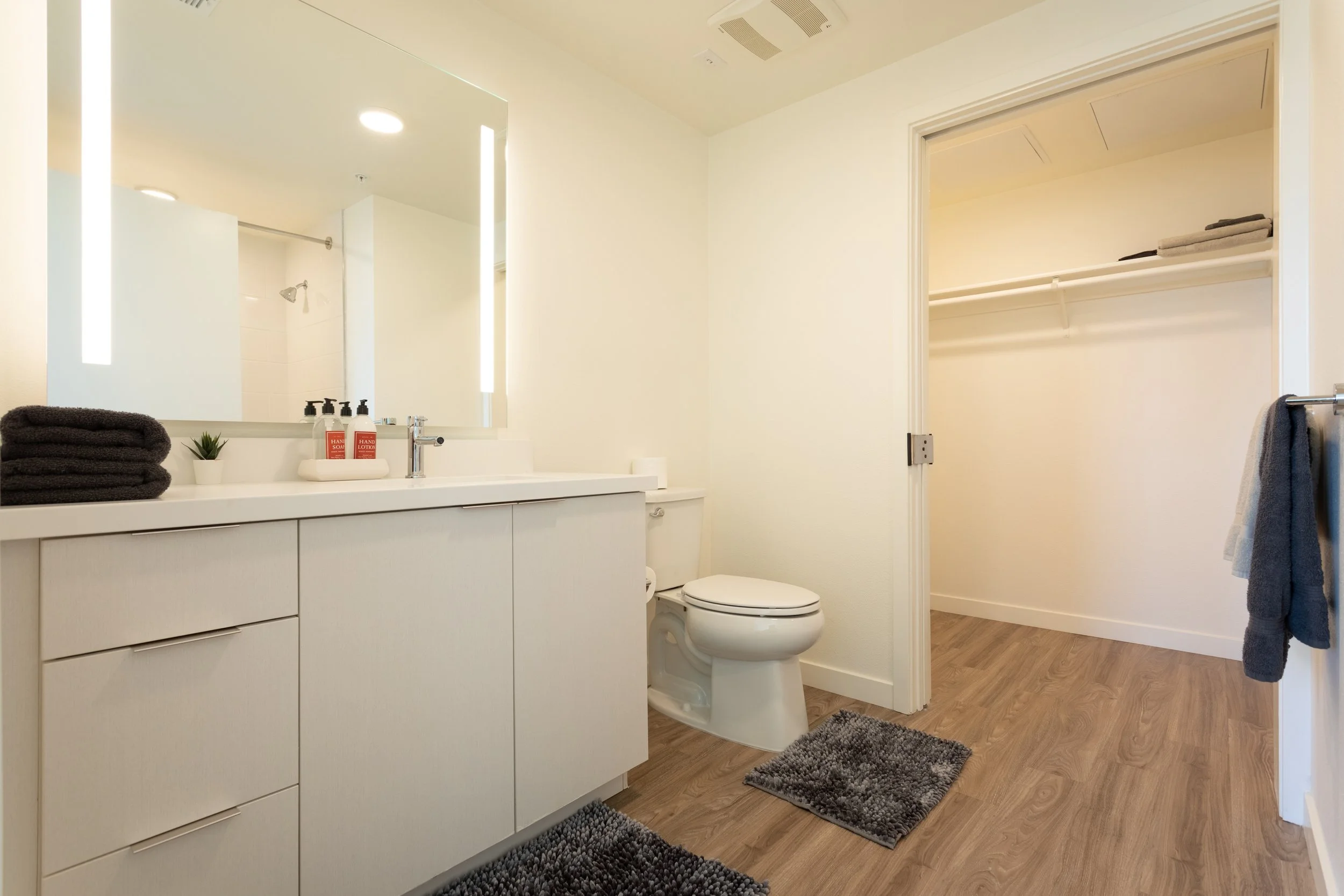 5750 Hollywood Blvd. #409-9.jpg