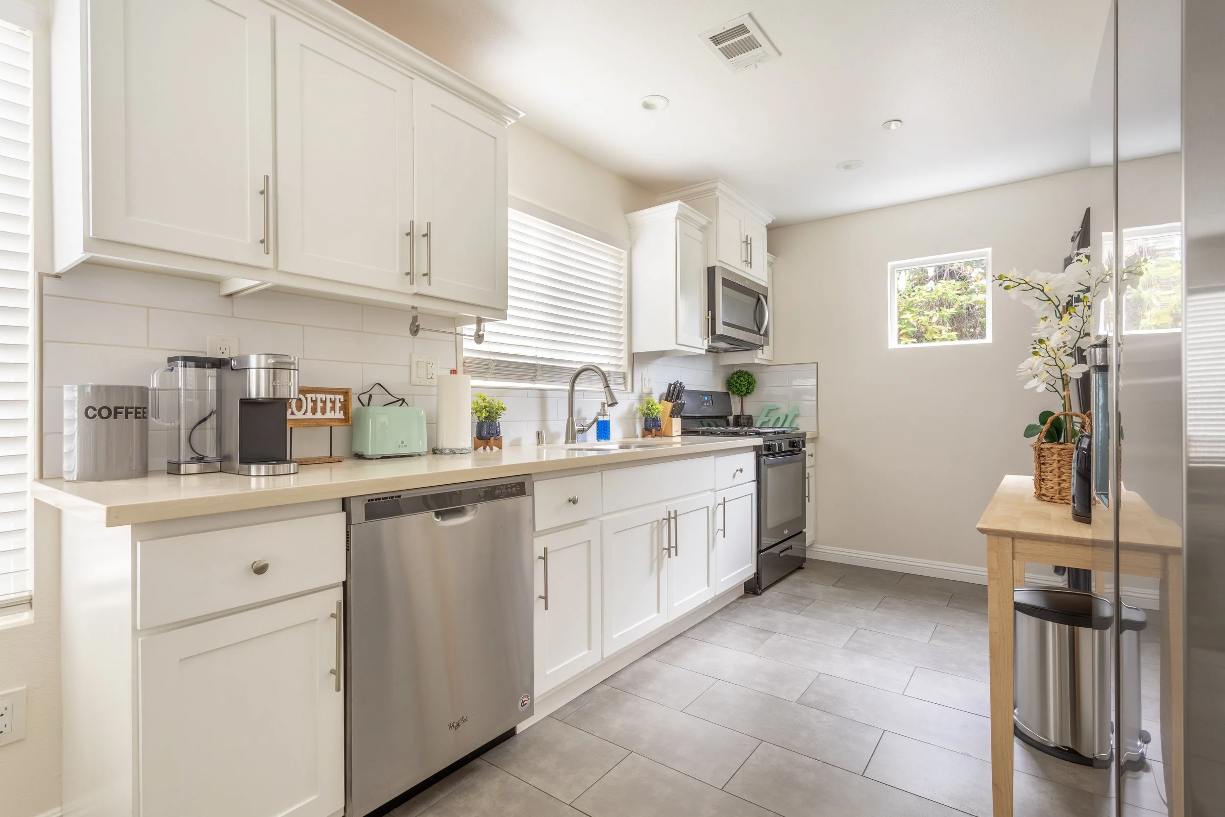 325 N Kenmore Ave.-7.jpg