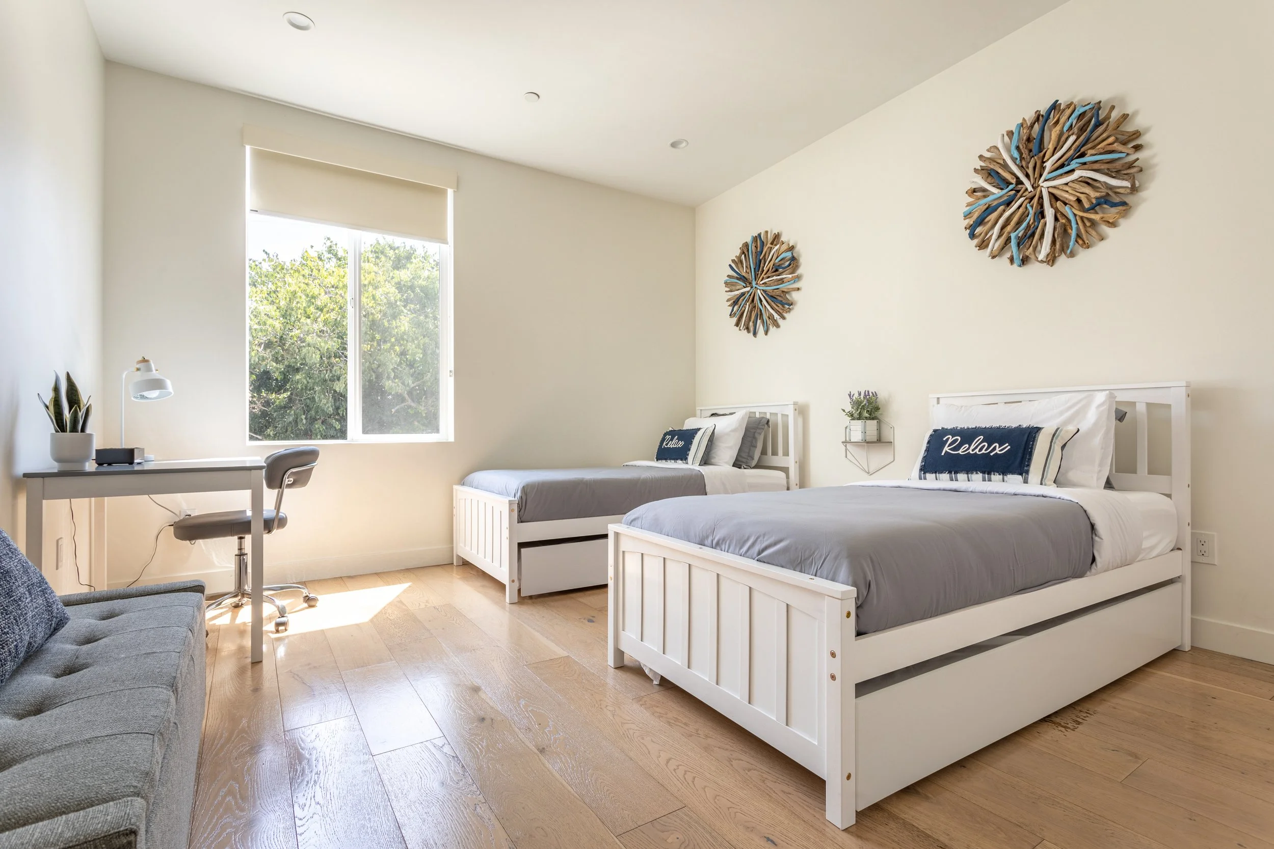 756 N Wilton Pl-18.jpg