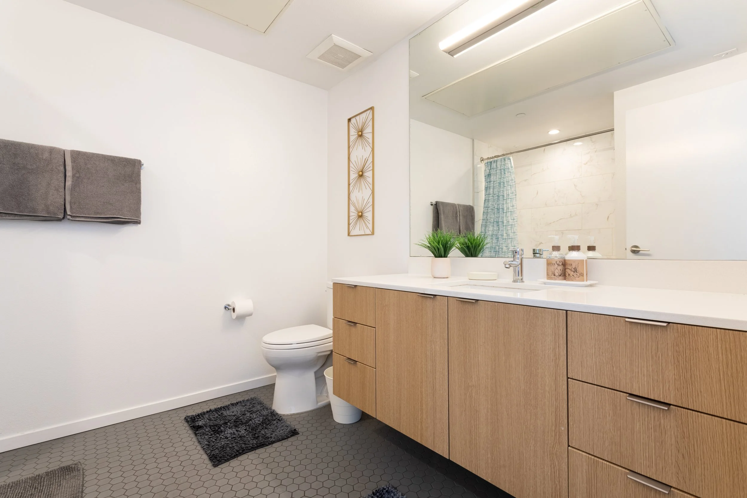 1737 N Las Palmas Ave. #PH5-20.jpg