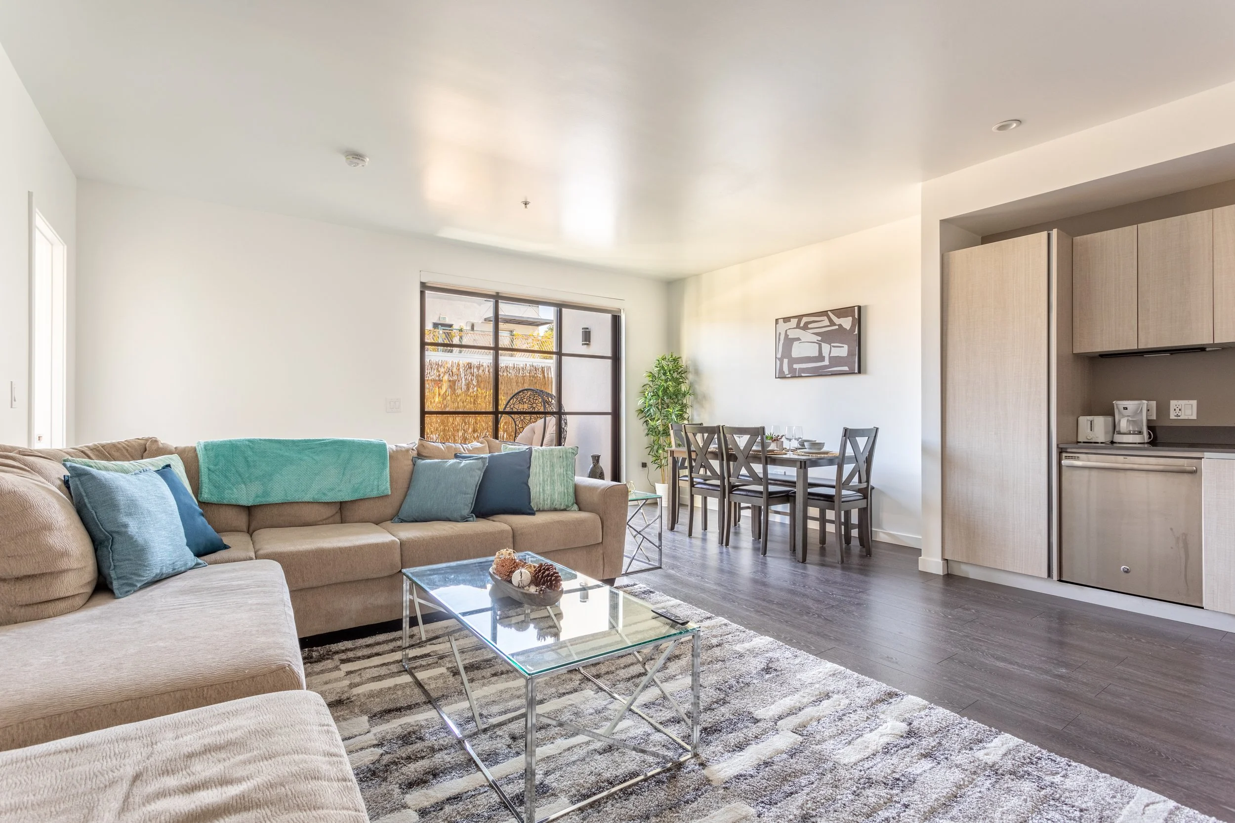 5800 Harold Way-6.jpg