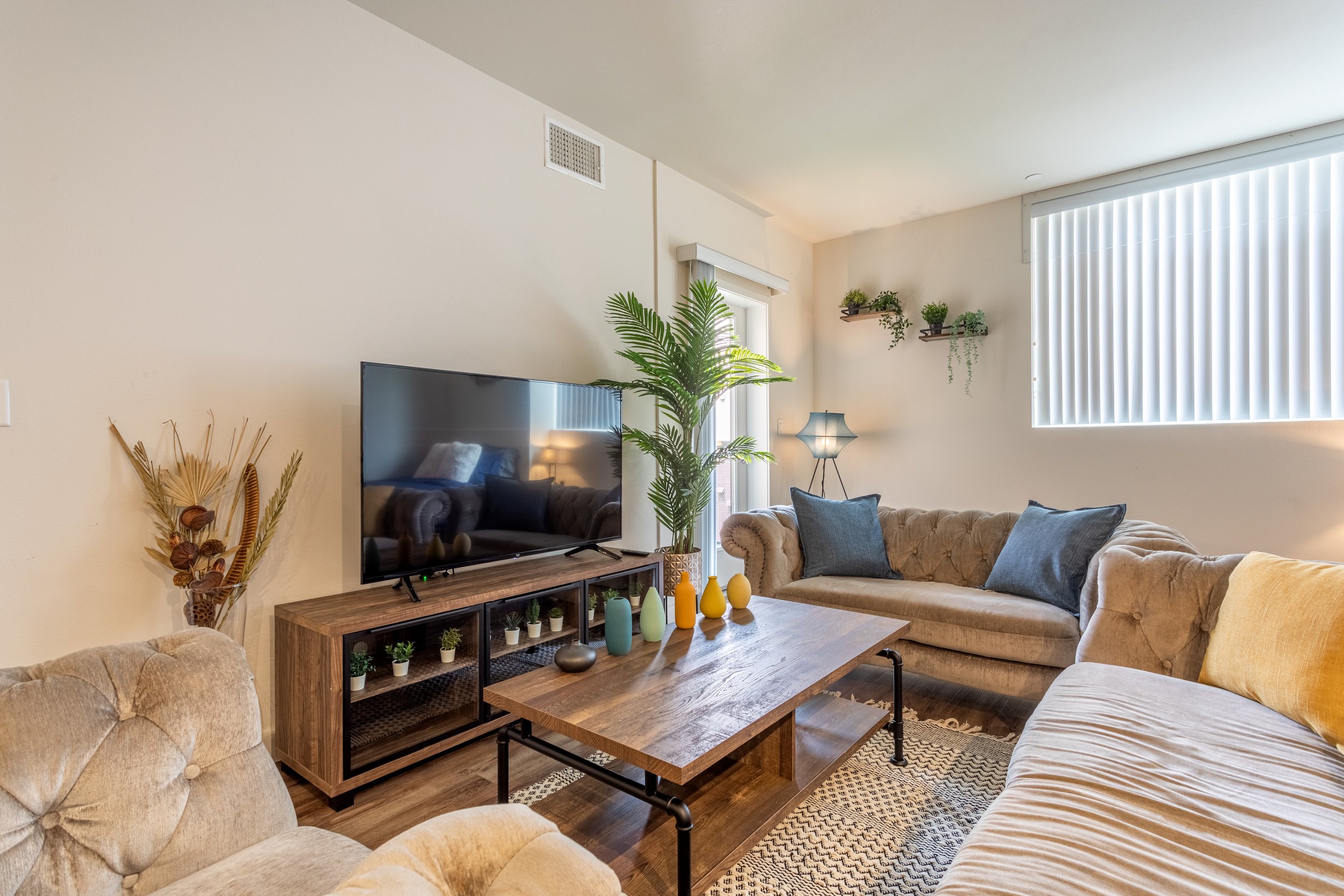 1515 Wilshire Blvd. #524-7.jpg