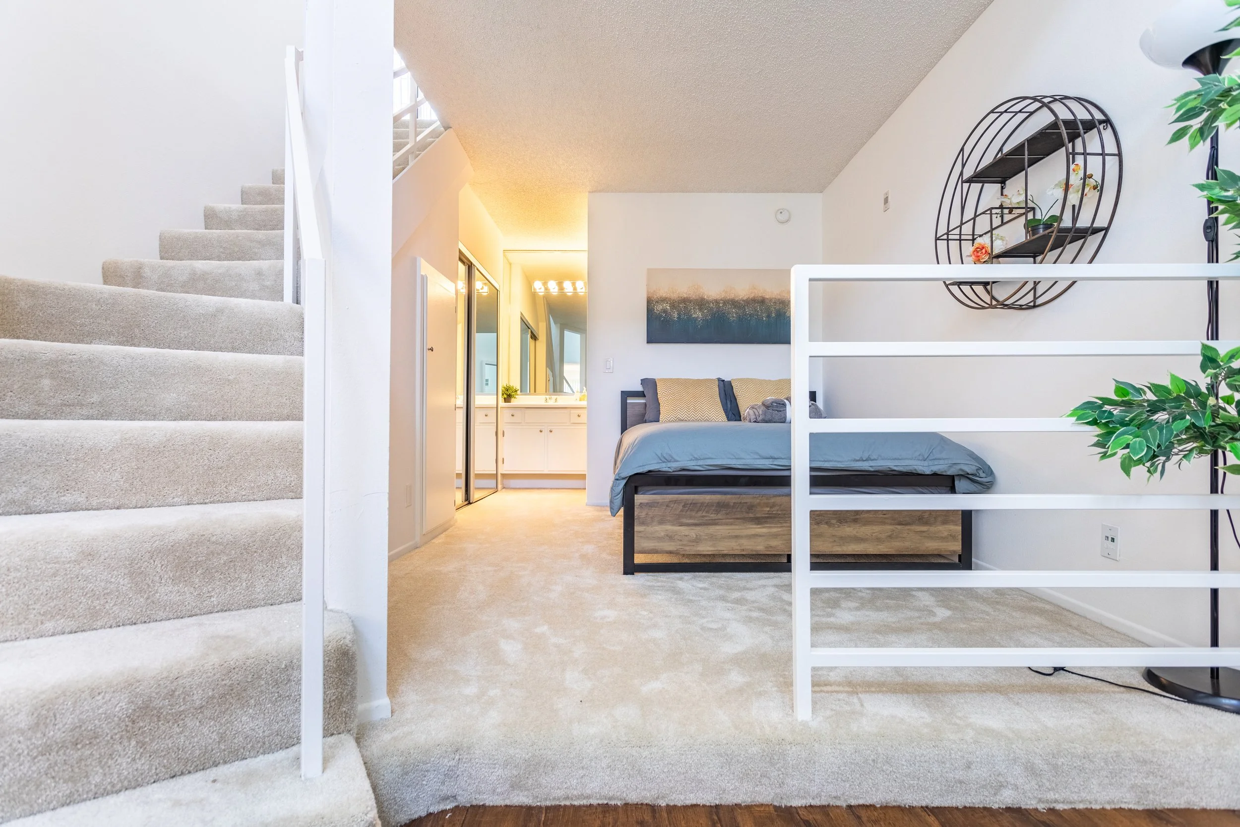 1420 N Detroit St-11.jpg