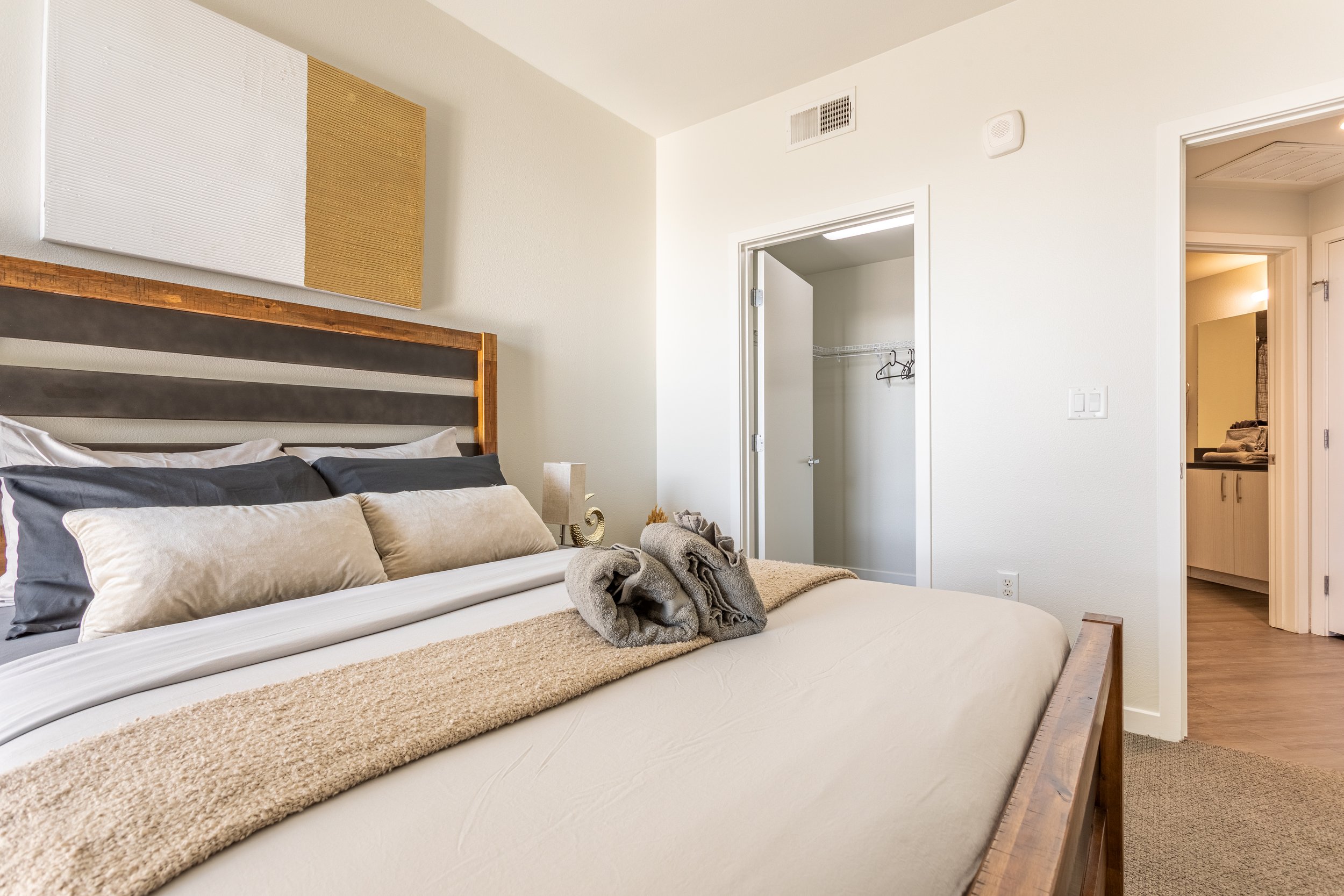 915 N La Brea Ave. #665-11.jpg