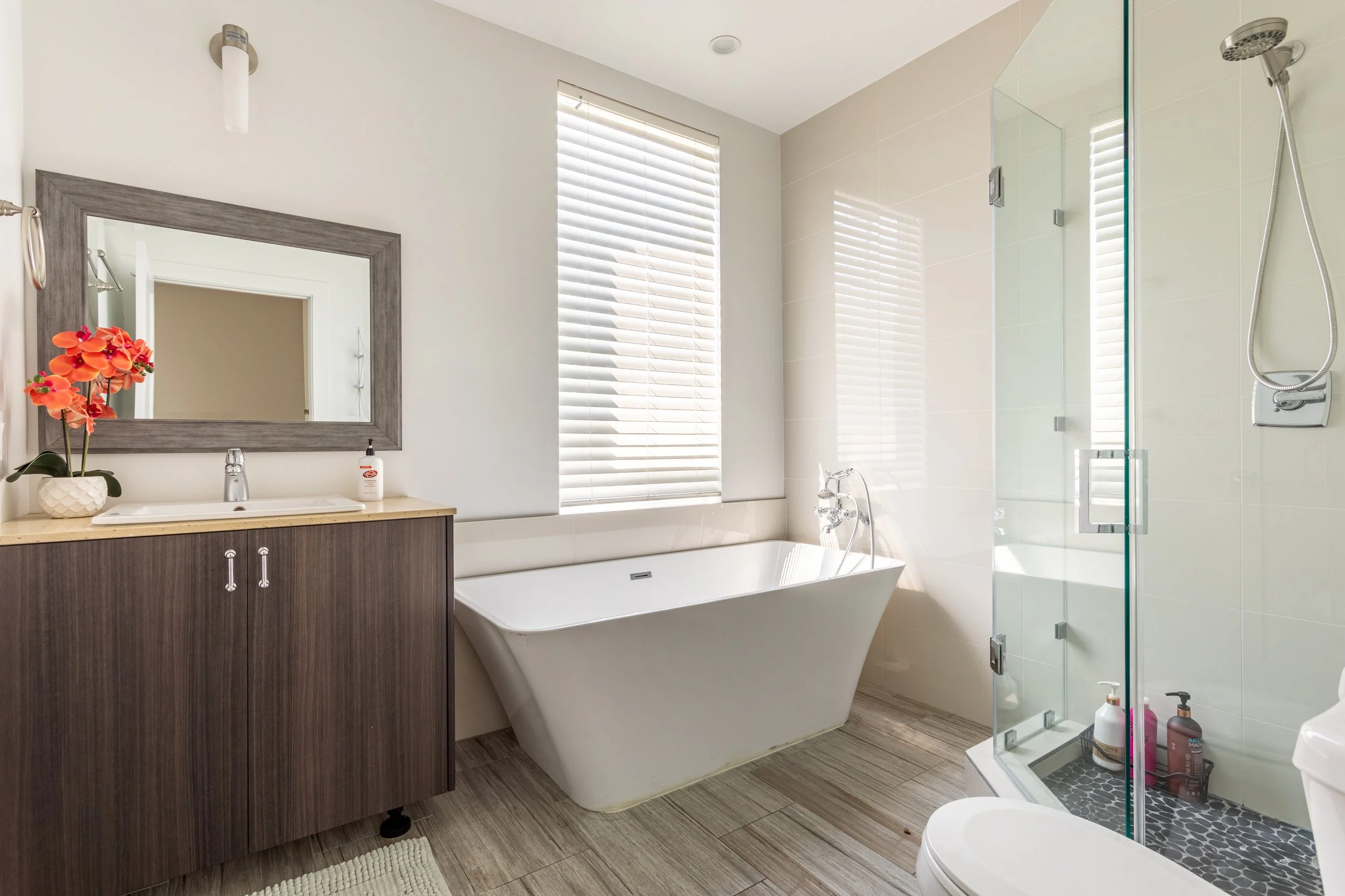 756 N Wilton Pl-17.jpg