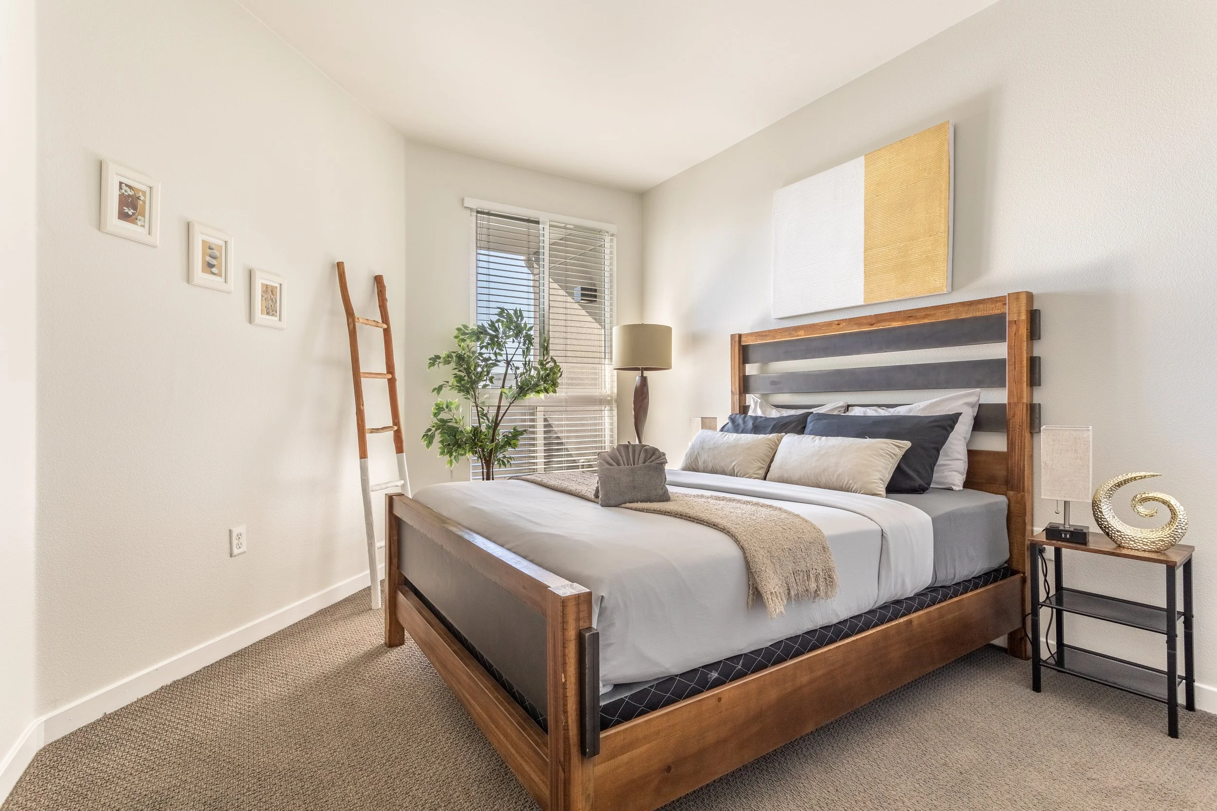 915 N La Brea Ave. #665-9.jpg