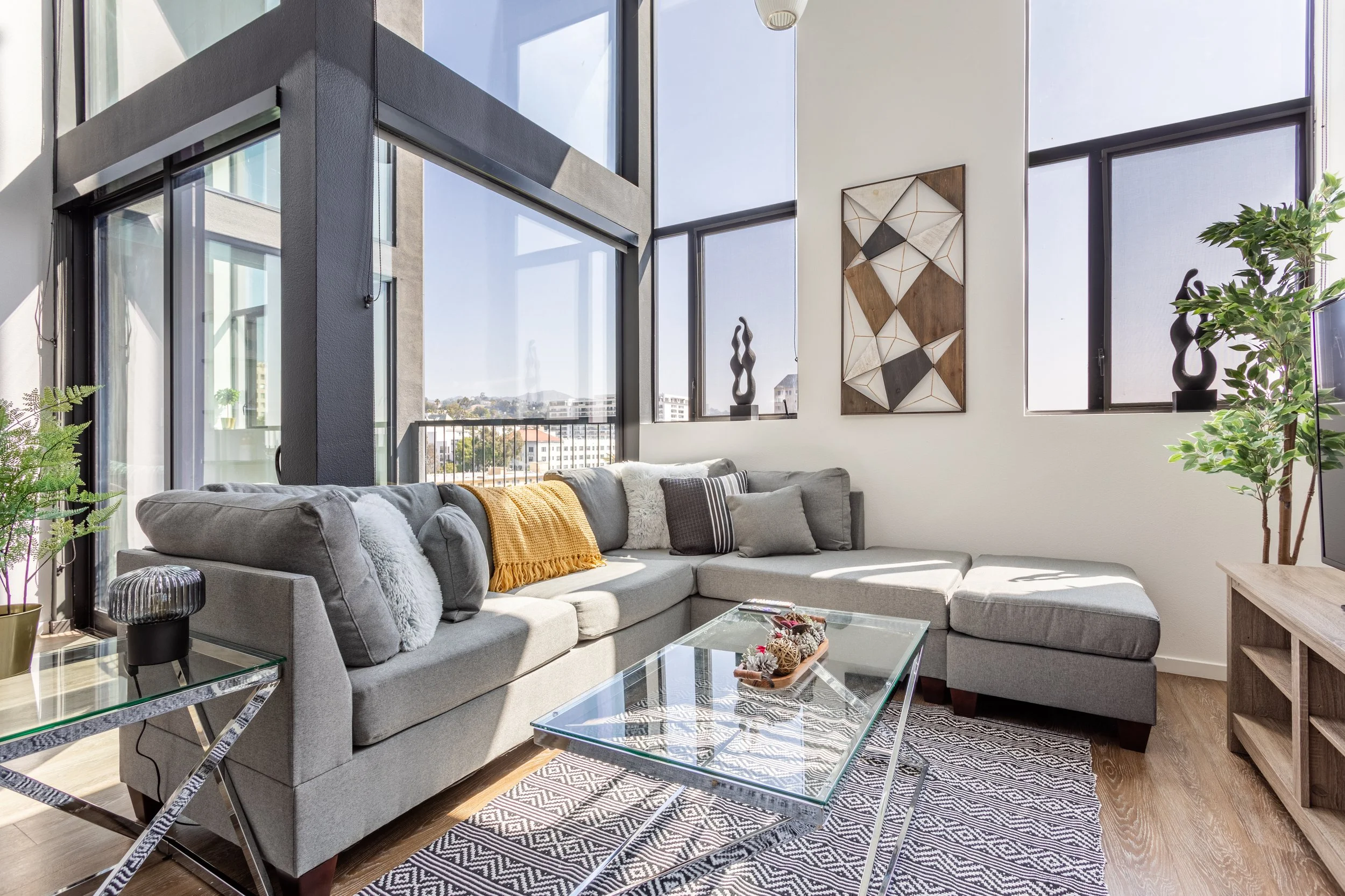 1737 N Las Palmas Ave. #PH5-9.jpg