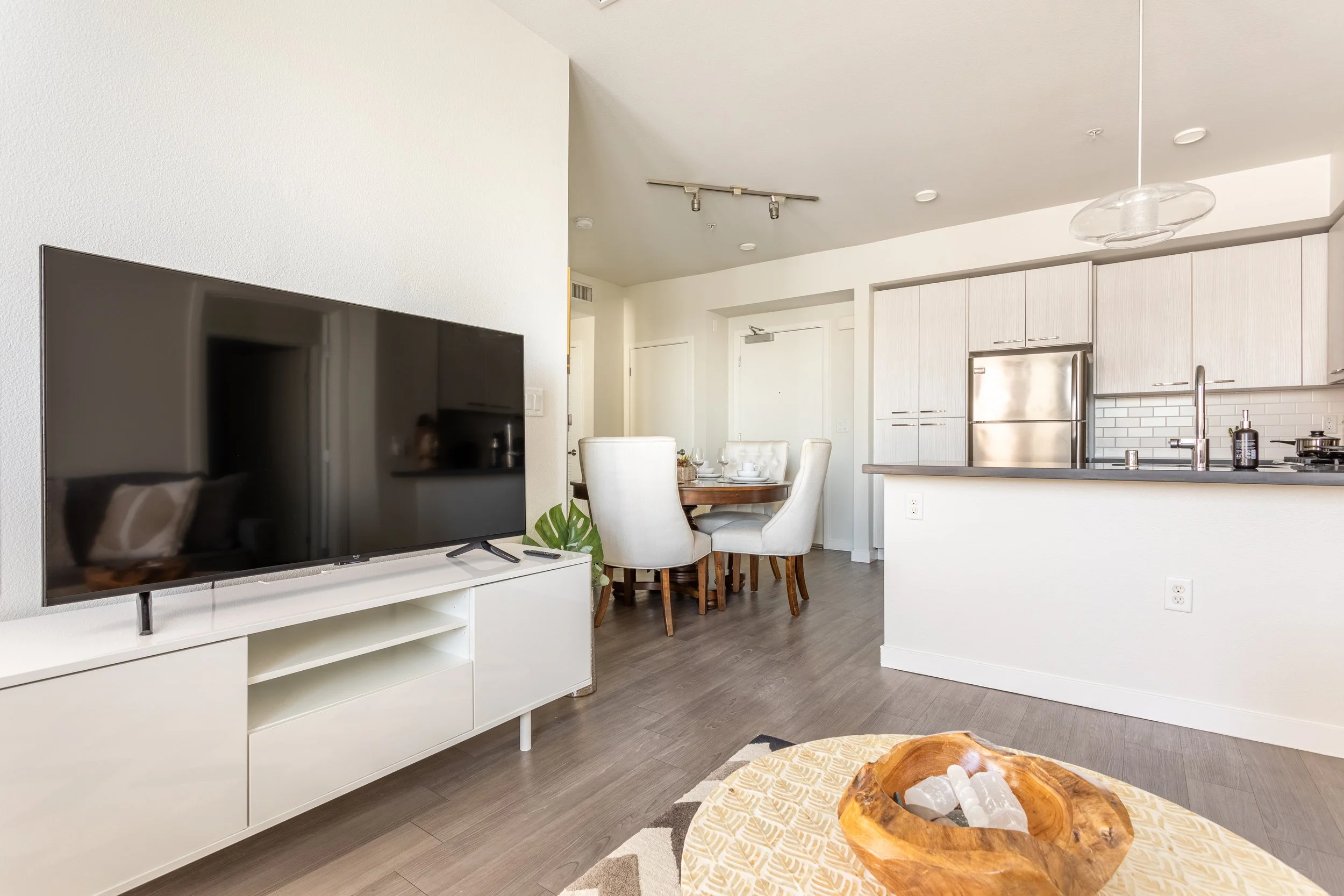915 N La Brea Ave. #665-7.jpg