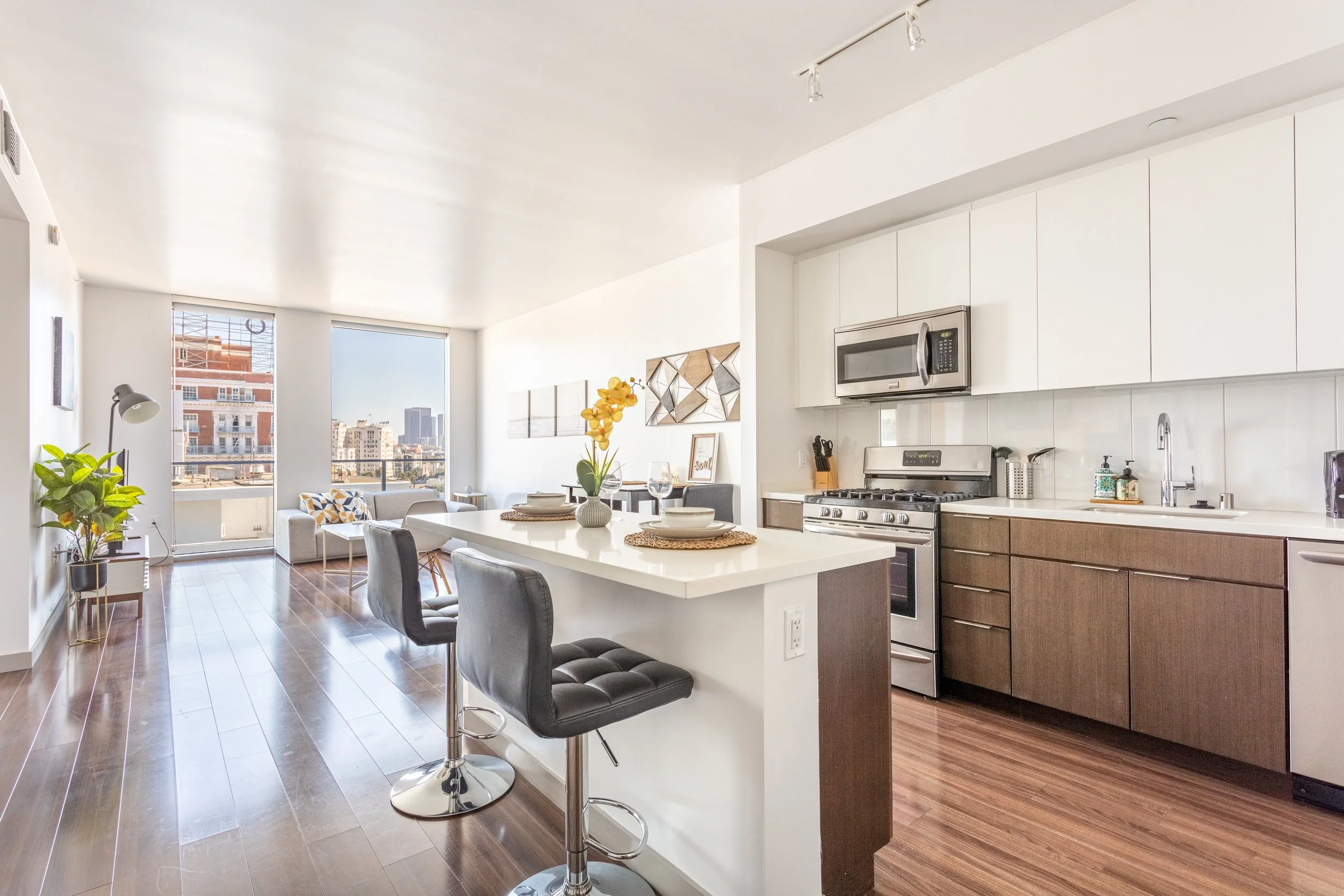 3033 Wilshire Blvd-2.jpg