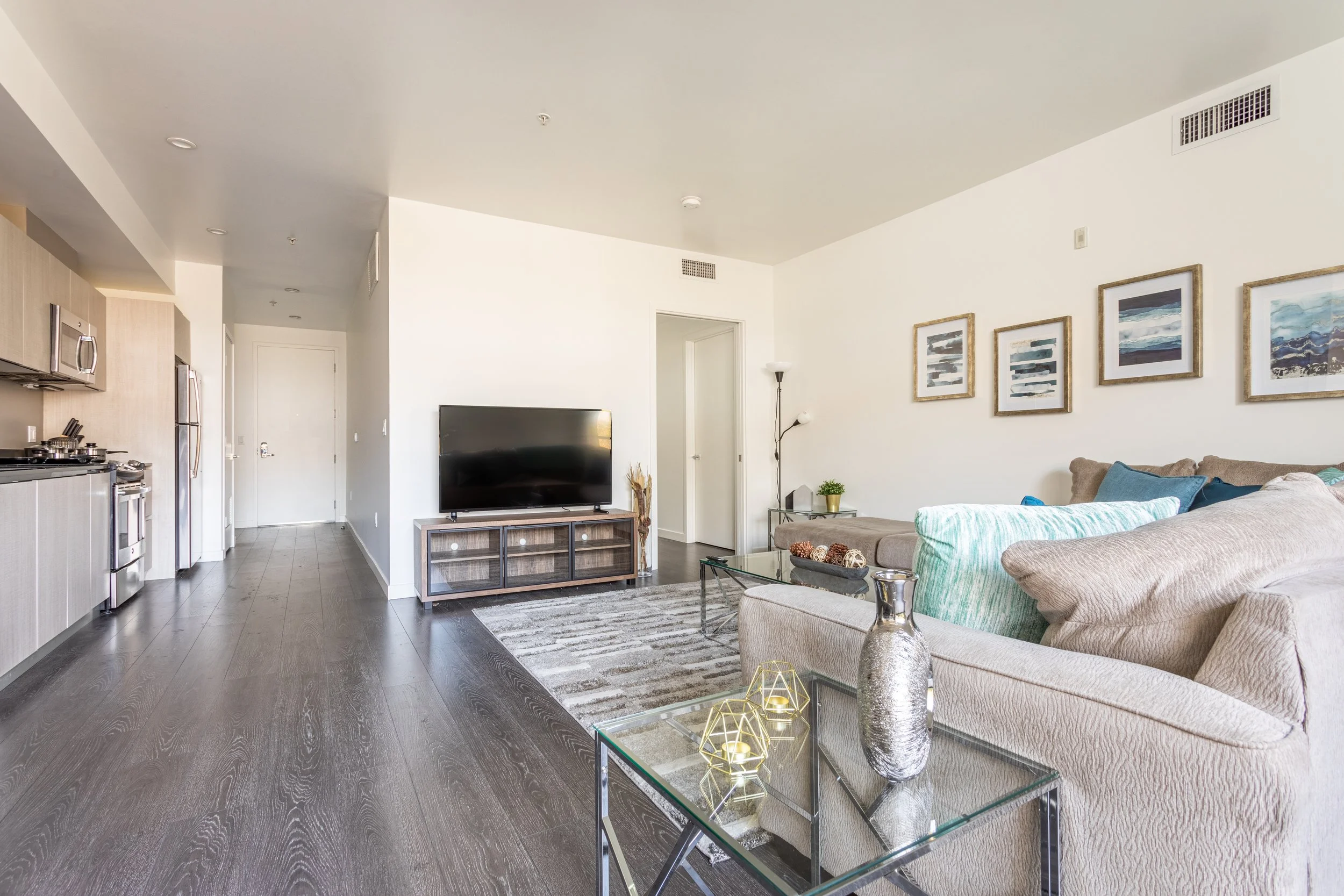 5800 Harold Way-3.jpg