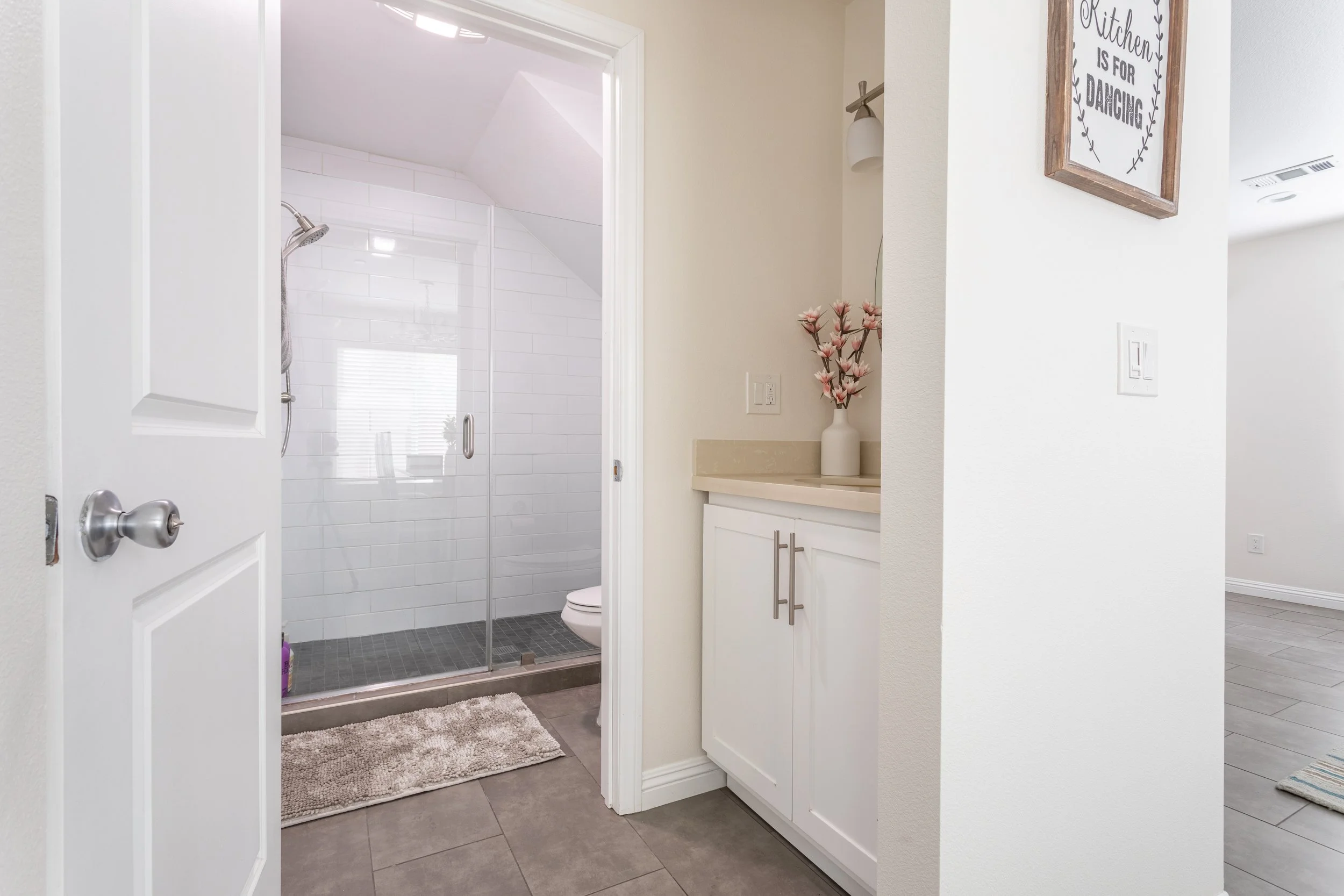 325 N Kenmore Ave.-10.jpg