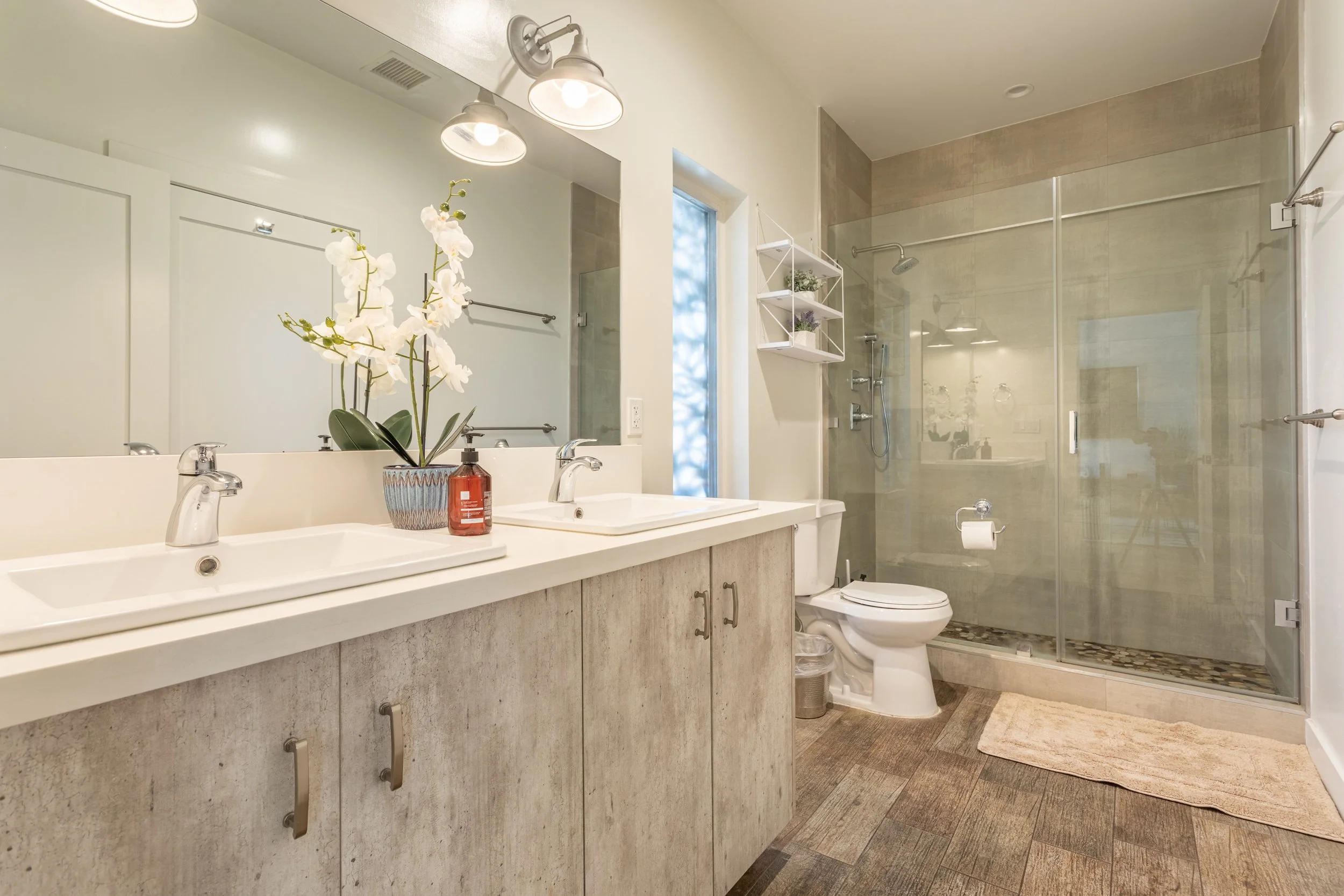 756 N Wilton Pl-8.jpg
