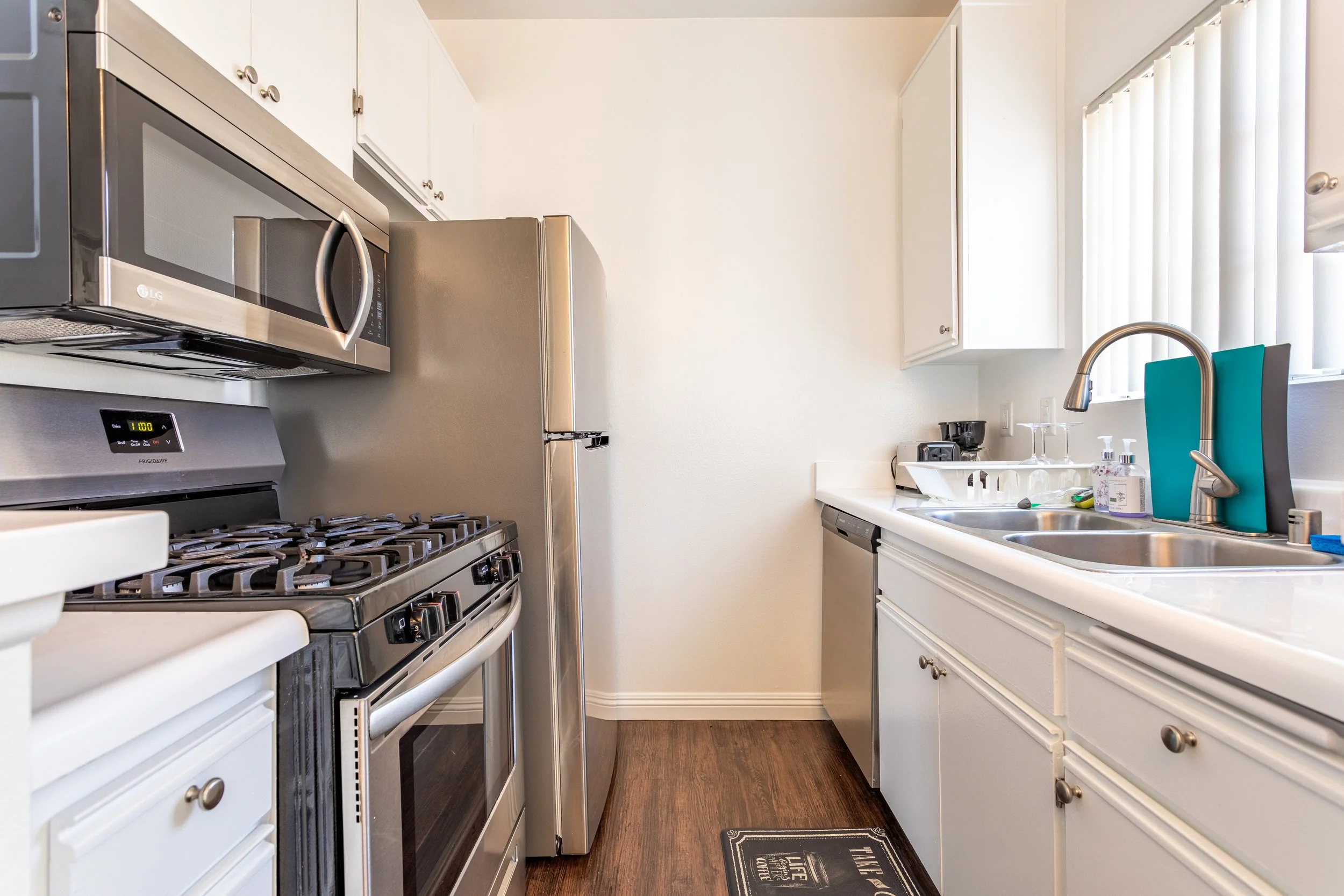 1420 N Detroit St-7.jpg