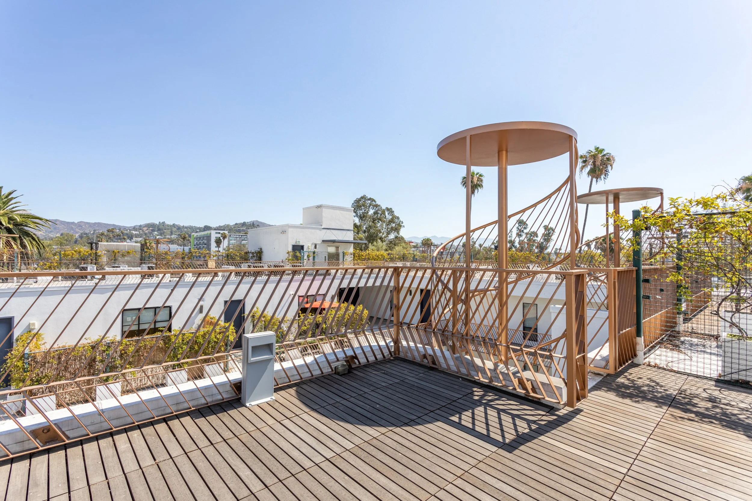 5800 Harold Way-20.jpg