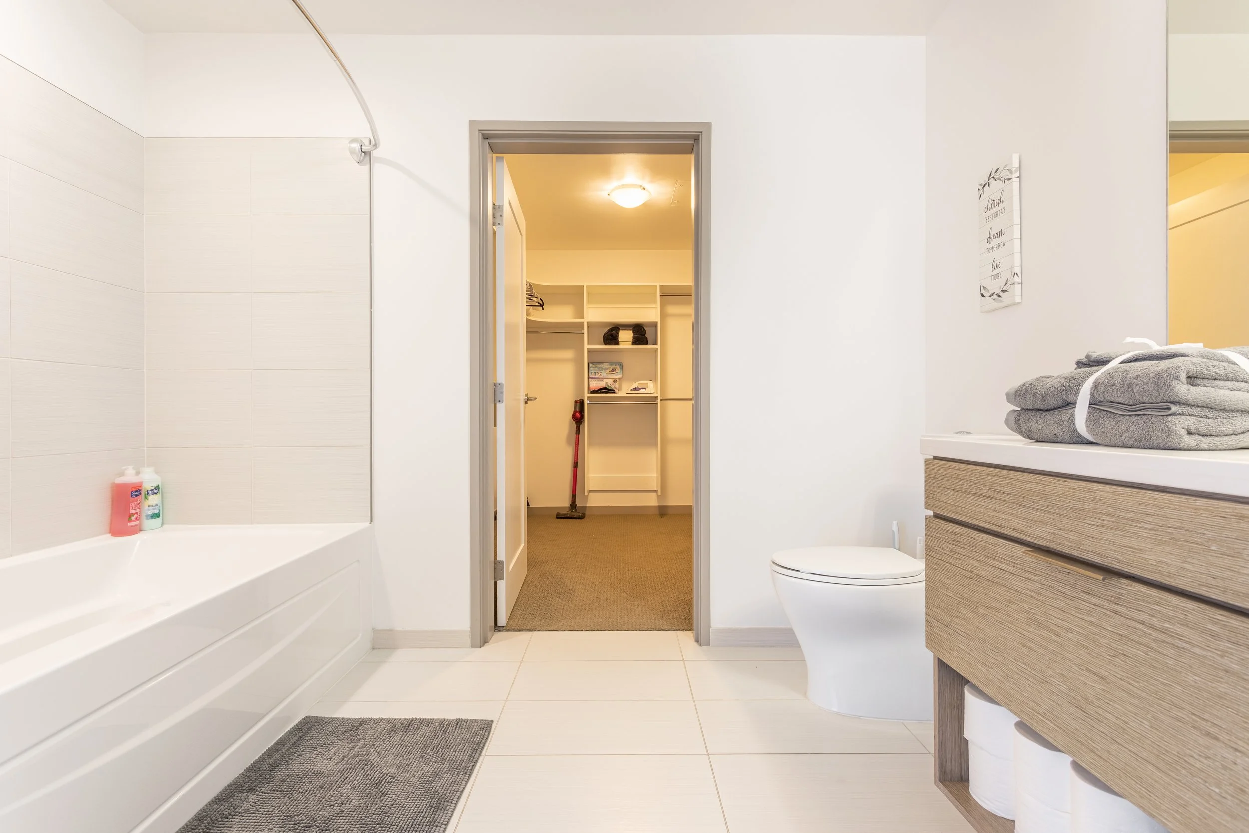 3033 Wilshire Blvd-16.jpg