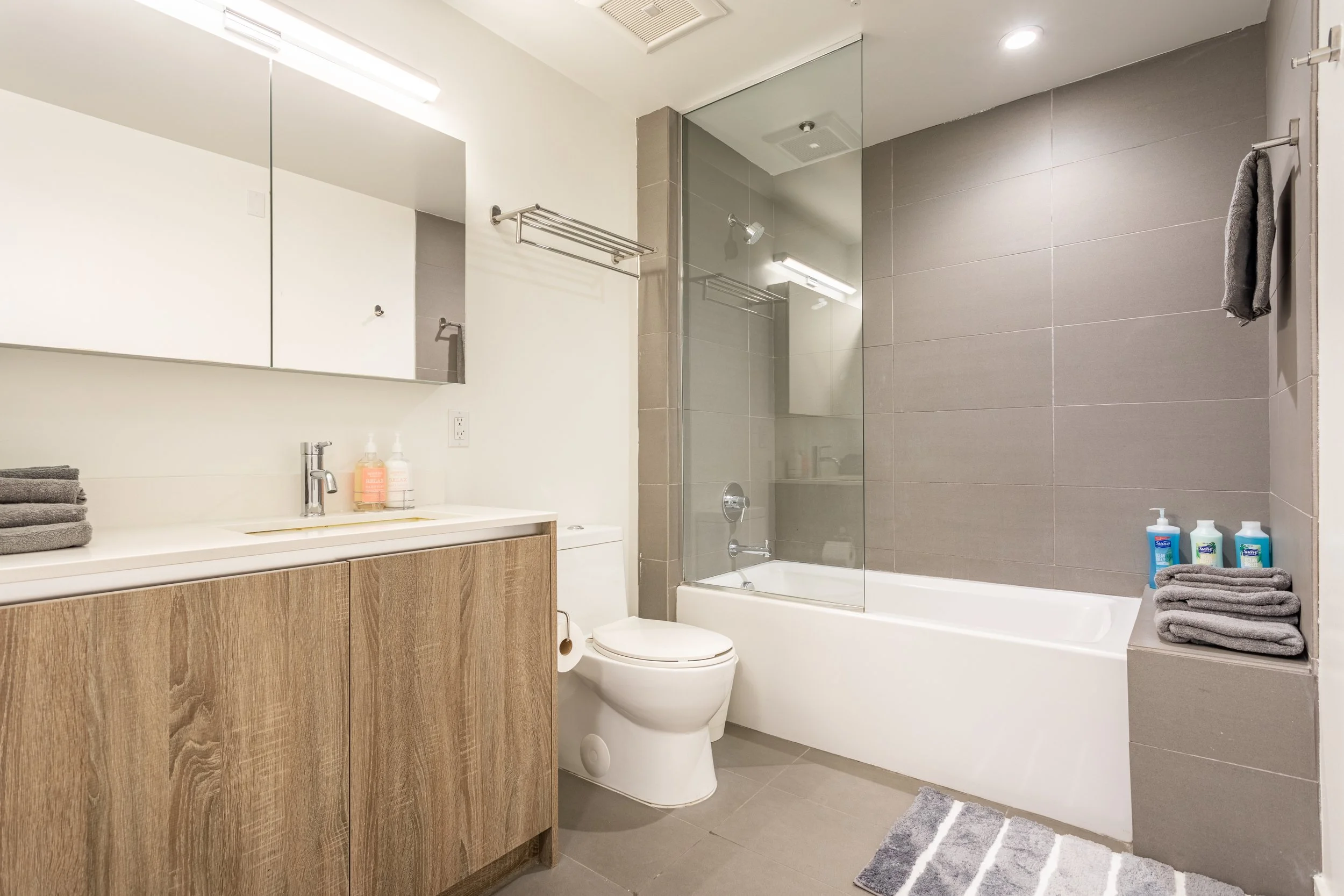 5800 Harold Way-16.jpg