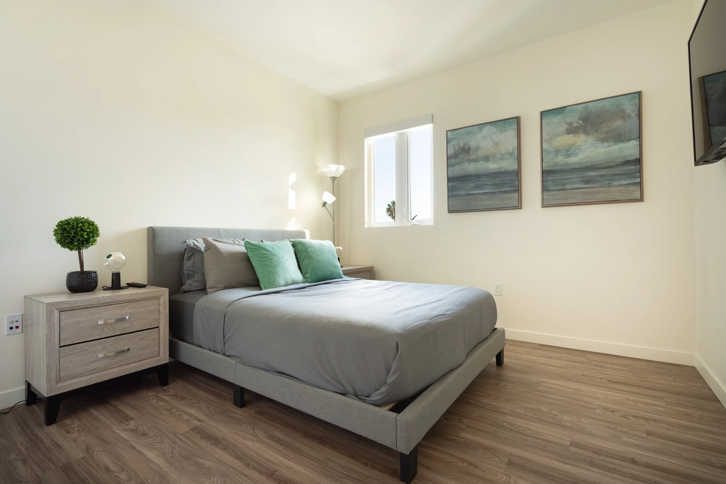 5750 Hollywood Blvd. #409-12.jpg