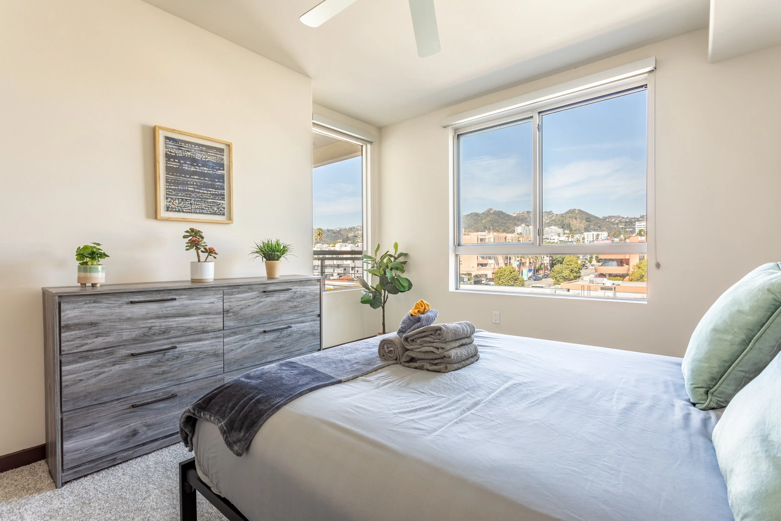 1234 N La Brea Ave. #435-21.jpg