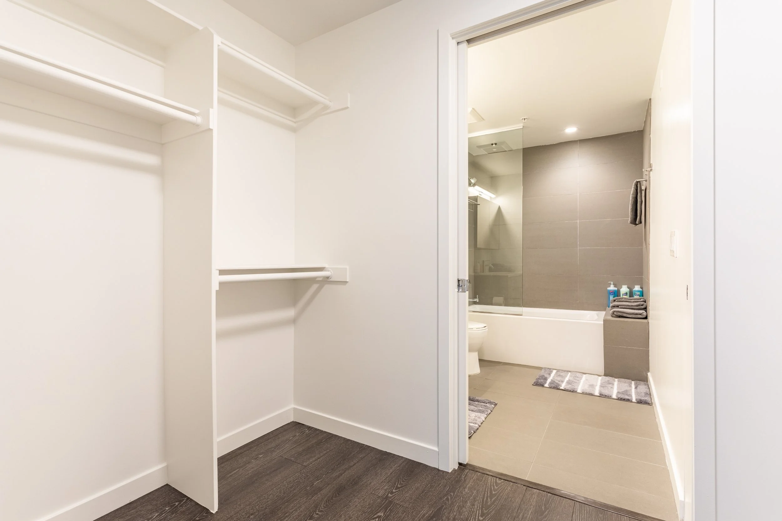 5800 Harold Way-15.jpg