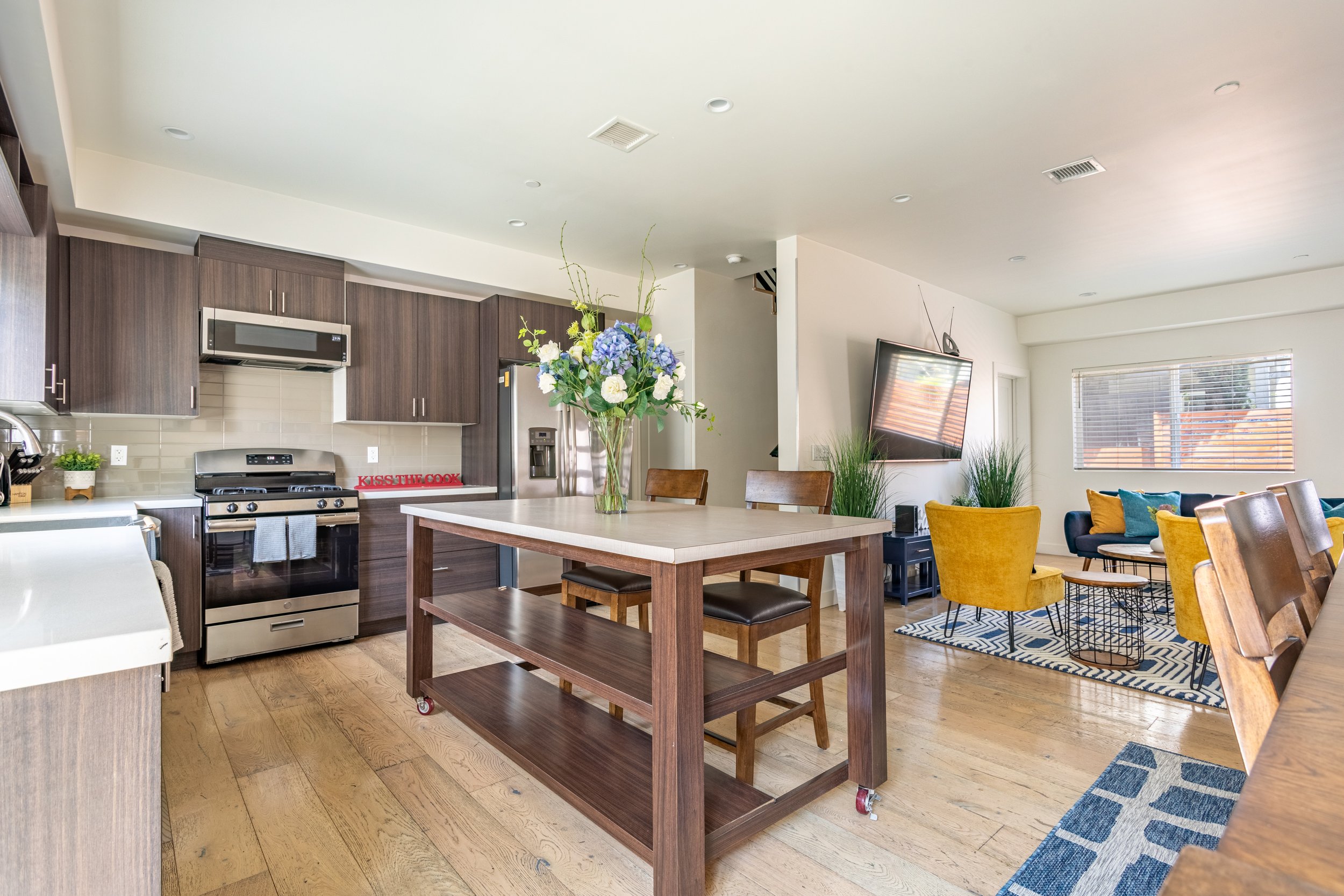 756 N Wilton Pl-5.jpg